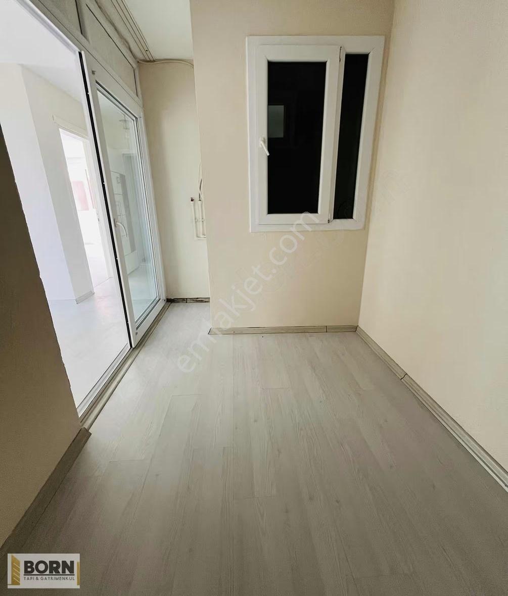 Bornova Yakaköy'de Sessiz, Doğa Manzaralı Boyalı Temız 3+1 Daıre - Görsel 14