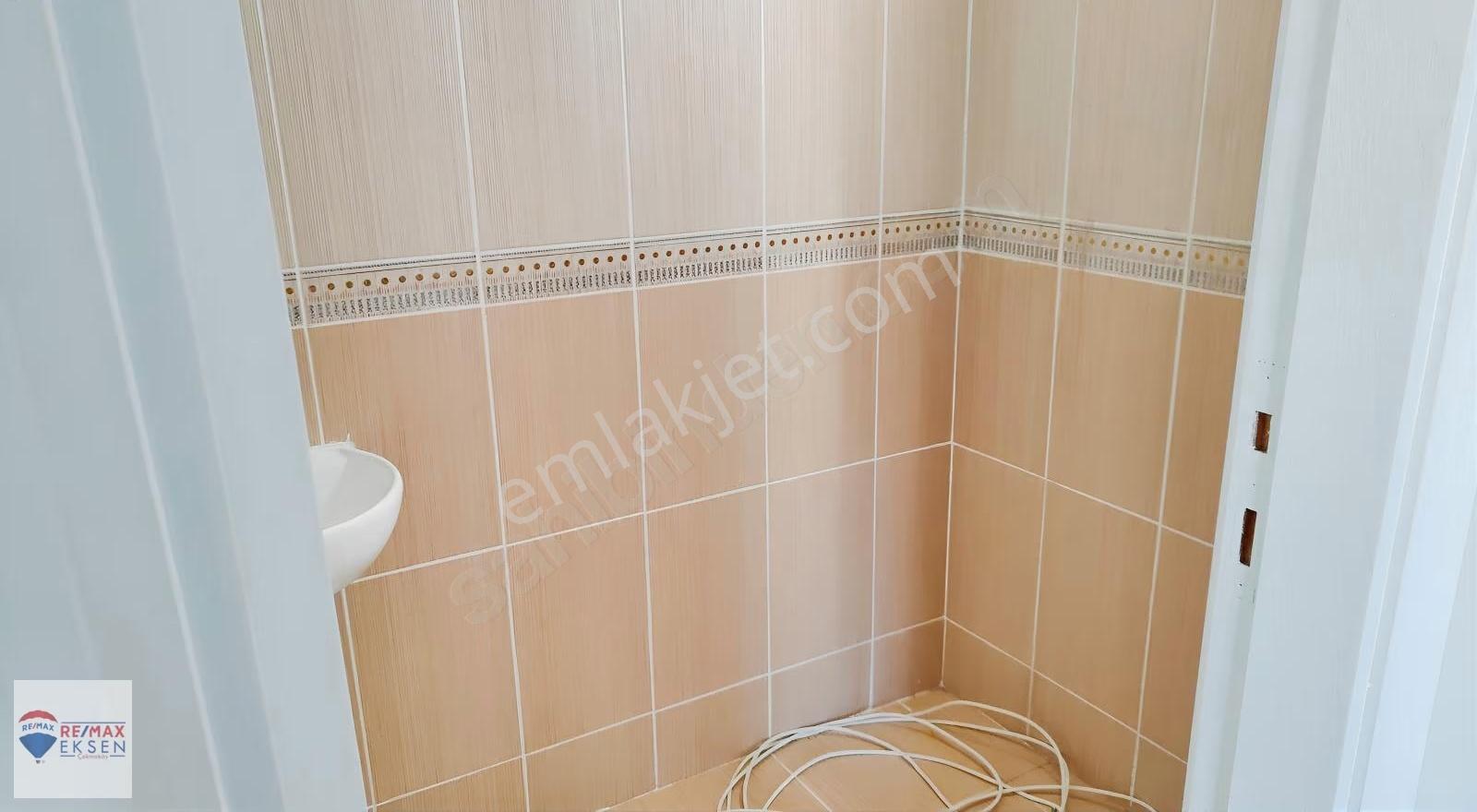 Ümraniye M Akif Mahallesinde Kiralık 3+1 Daire - Görsel 14