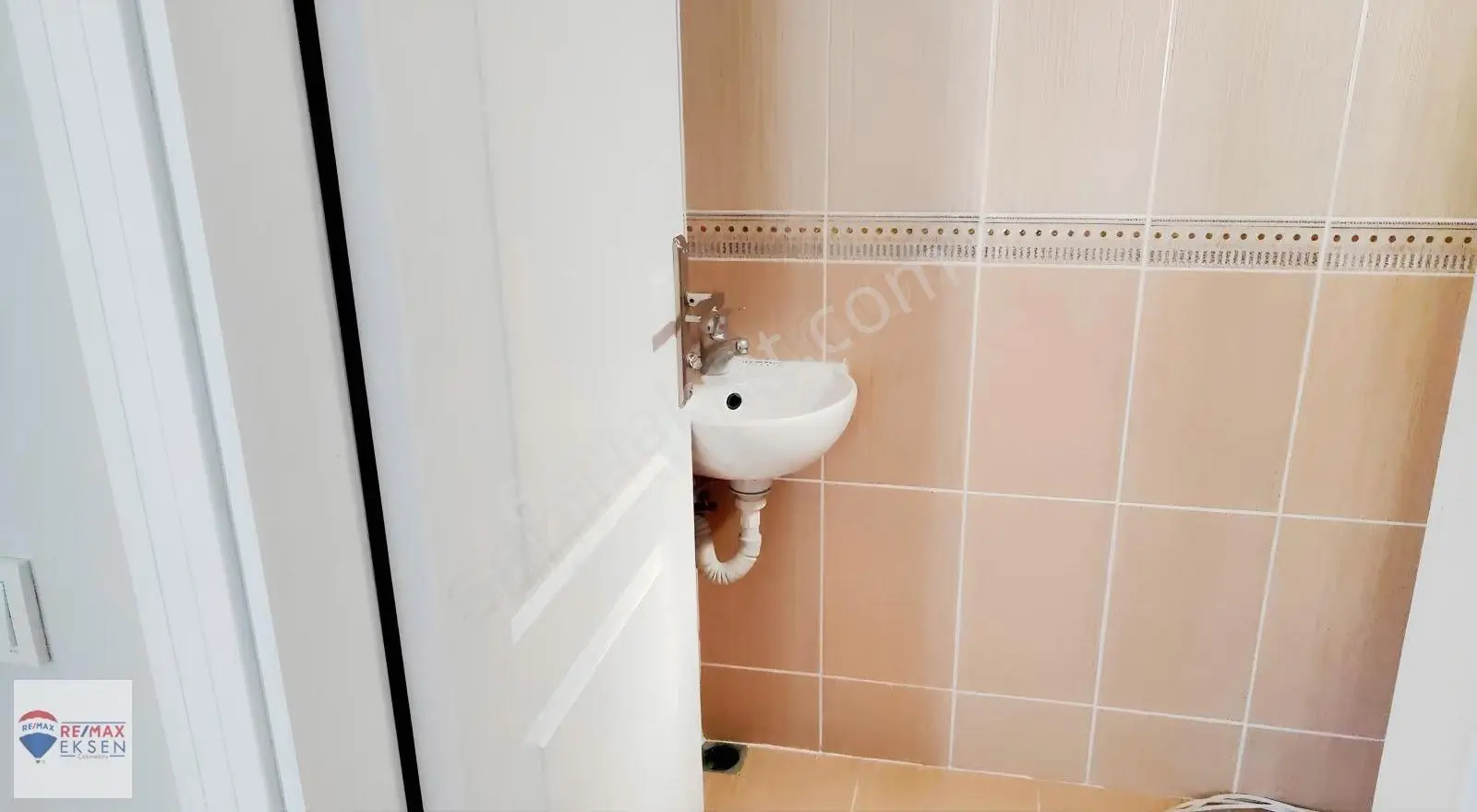 Ümraniye M Akif Mahallesinde Kiralık 3+1 Daire - Görsel 18