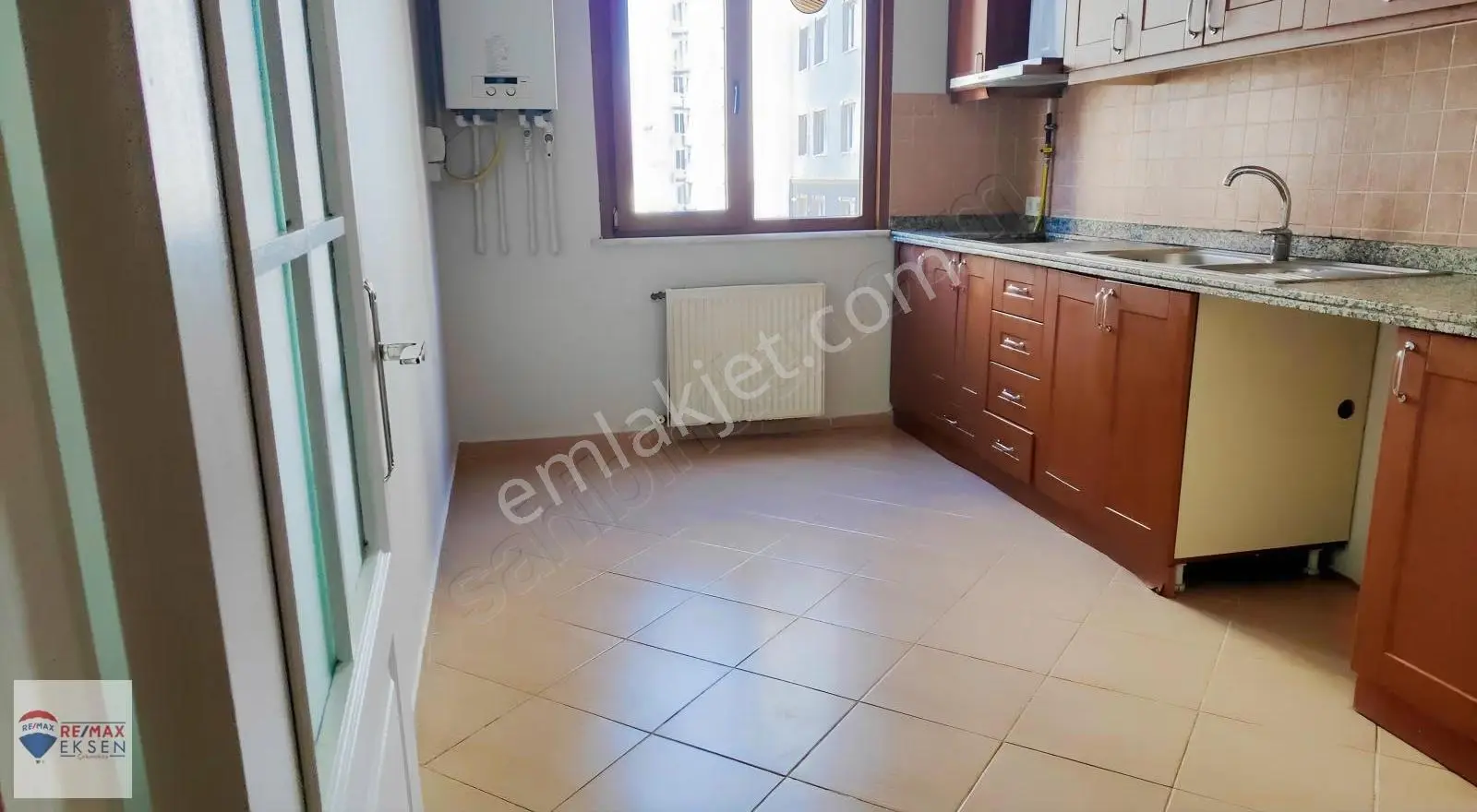 Ümraniye M Akif Mahallesinde Kiralık 3+1 Daire - Görsel 4