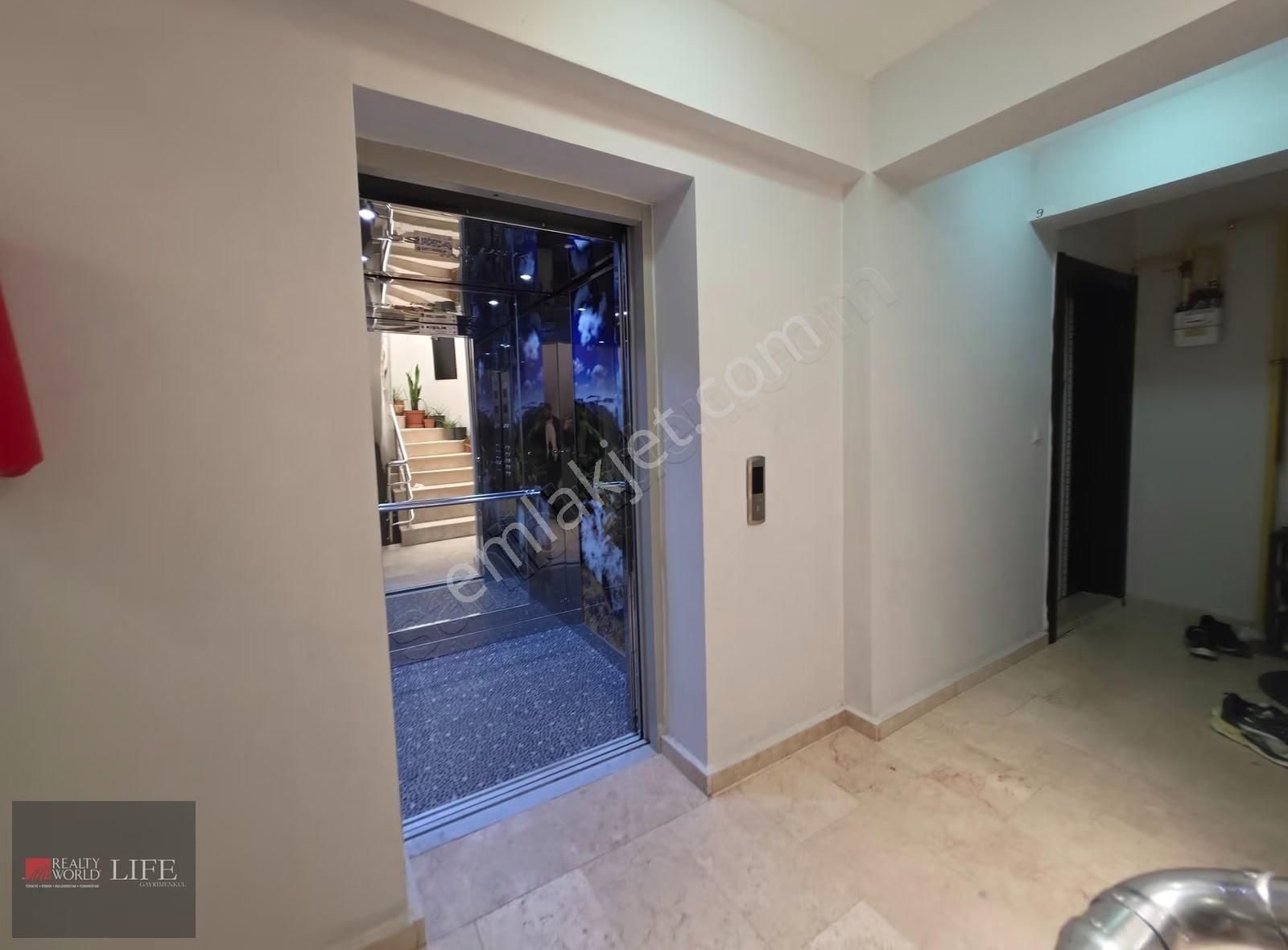 Rwlıfe// Göztepe Mah. Bademözü Sokakta Kiralık 4+1 Dubleks Daire - Görsel 4