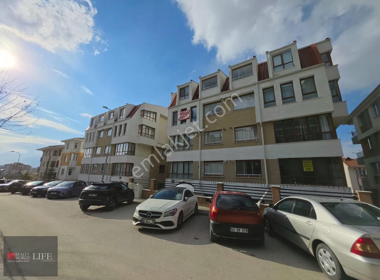 Rwlıfe// Göztepe Mah. Bademözü Sokakta Kiralık 4+1 Dubleks Daire - Görsel 2