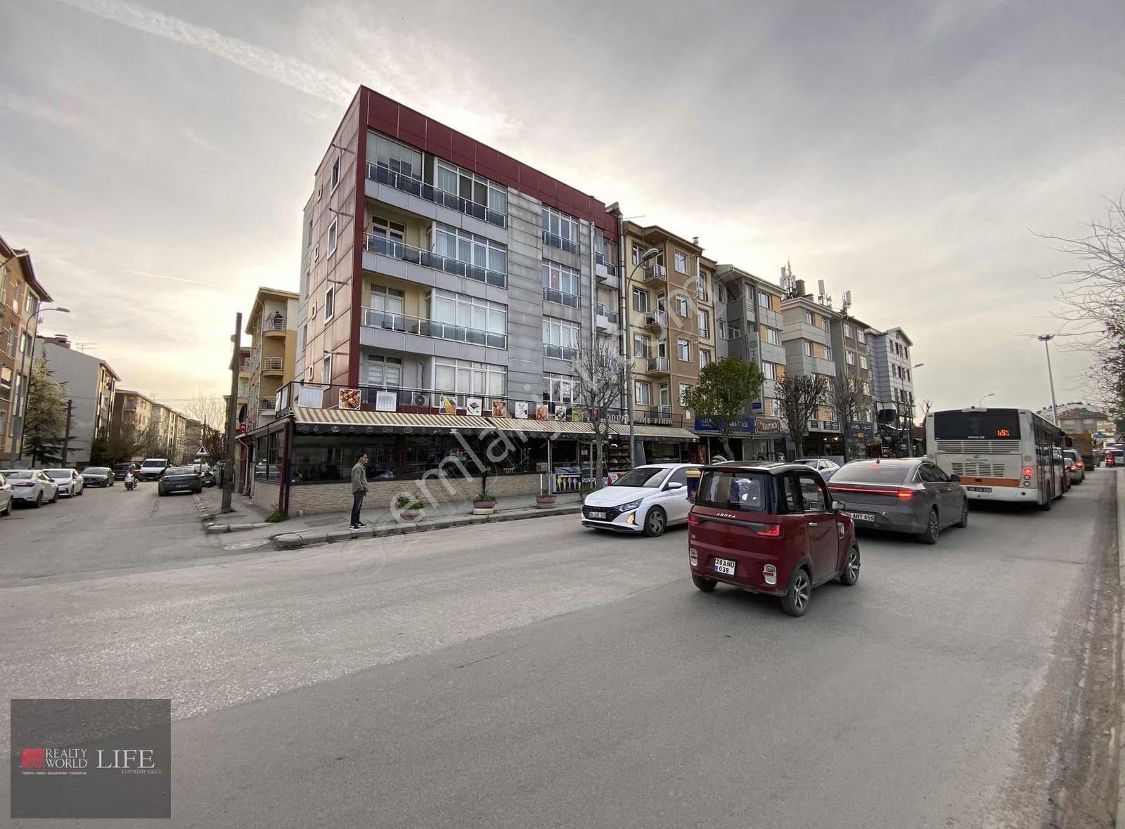 Rwlıfe //bahçelievler Mah.orhan Oğuz Cad.üzeri 2+1 Kiralık Daire