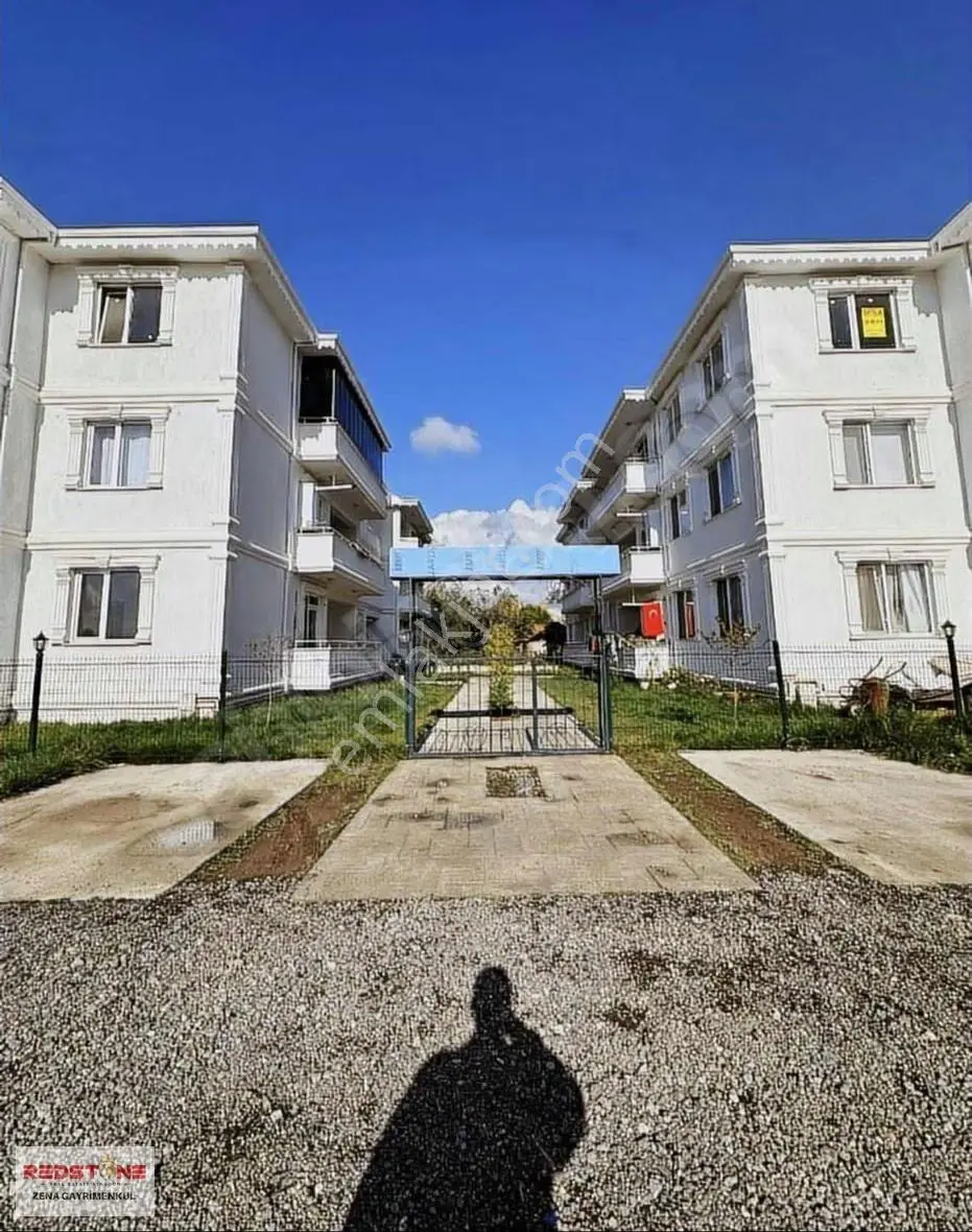 Redstone Zena'dan Söğütlü'de Satılık 1+1 Apart Daire