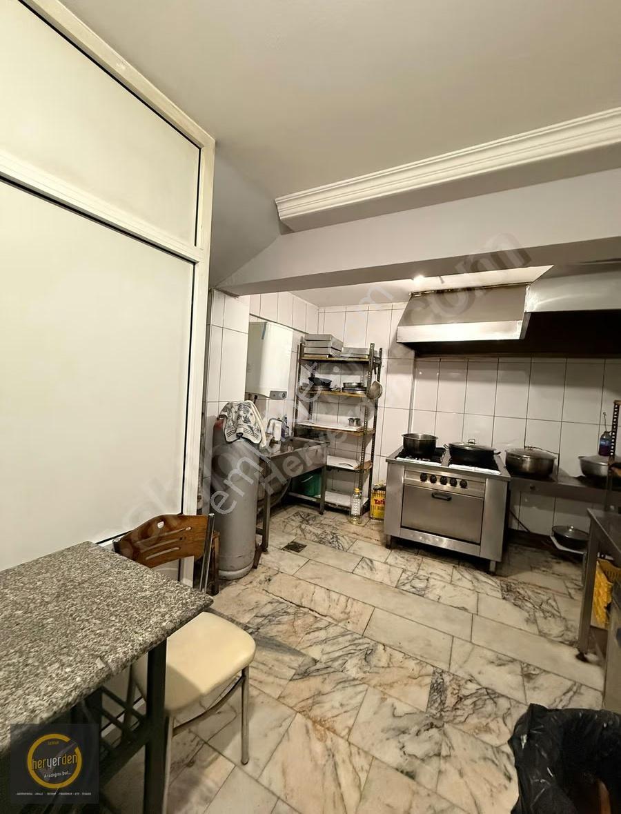 Kemeraltı'nda Devren Kiralık Tarihi Lokanta - 200m² - Görsel 4