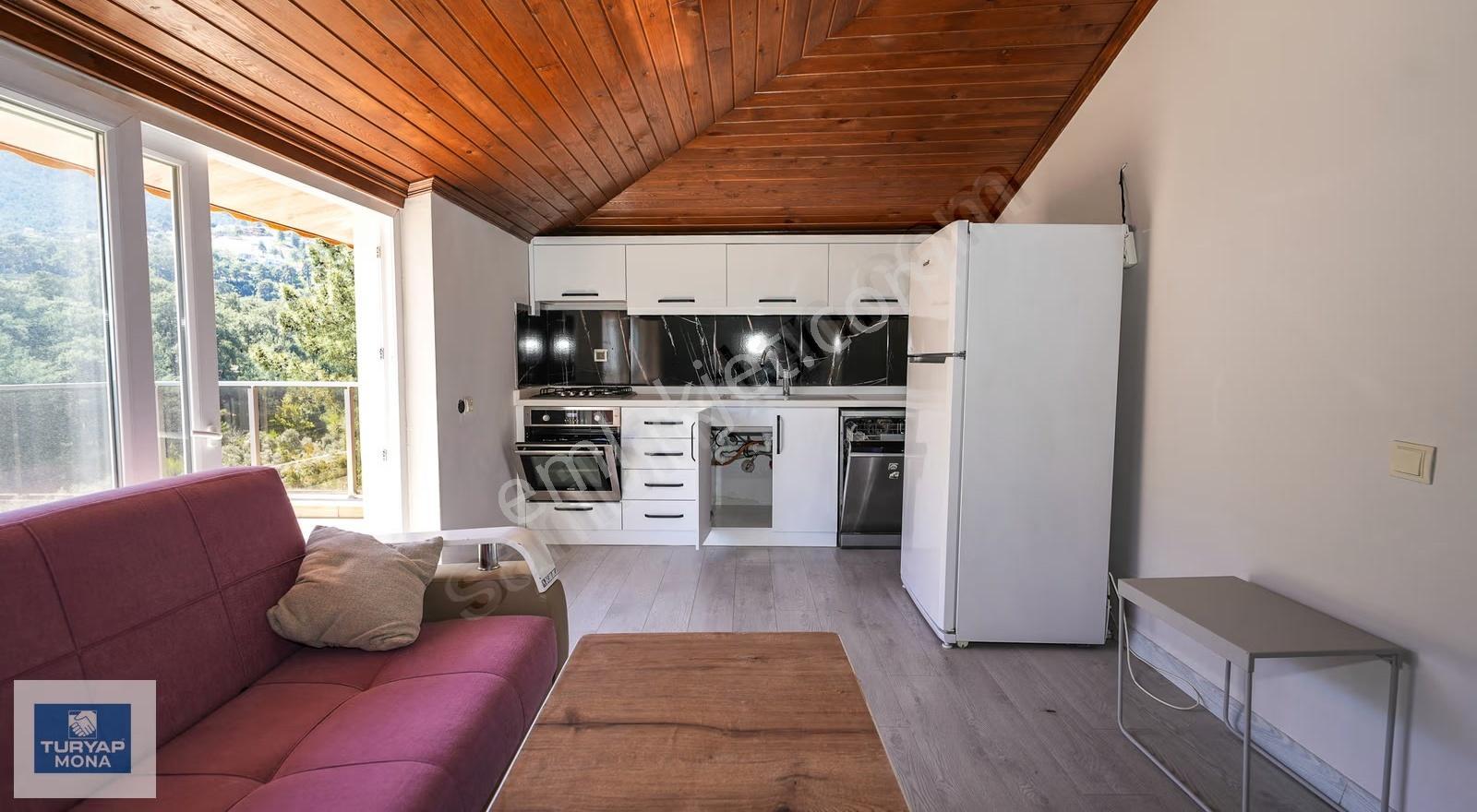 Geyikbayırında Doğayla İç İçe 3 Katlı Villa - Görsel 17