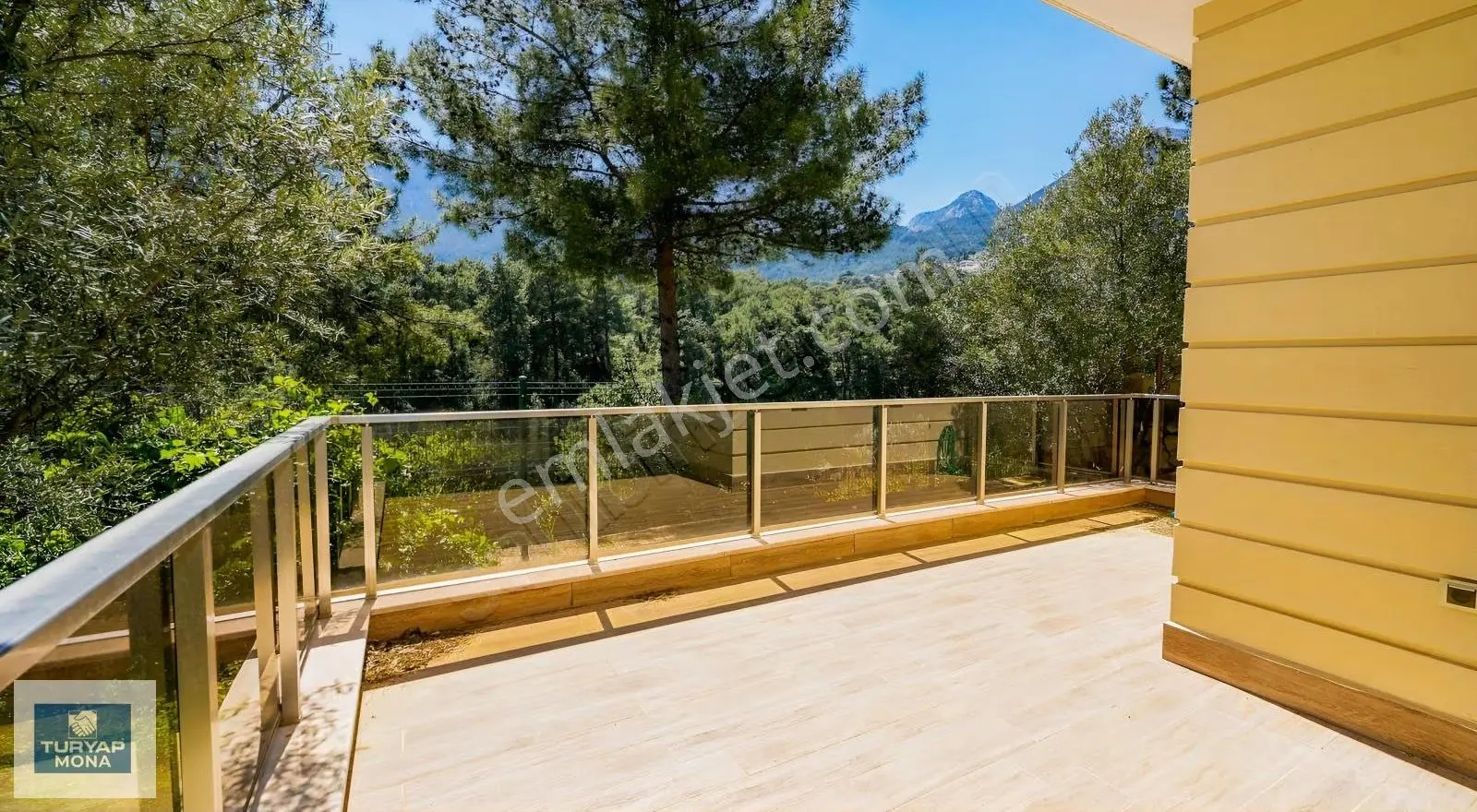 Geyikbayırında Doğayla İç İçe 3 Katlı Villa - Görsel 2