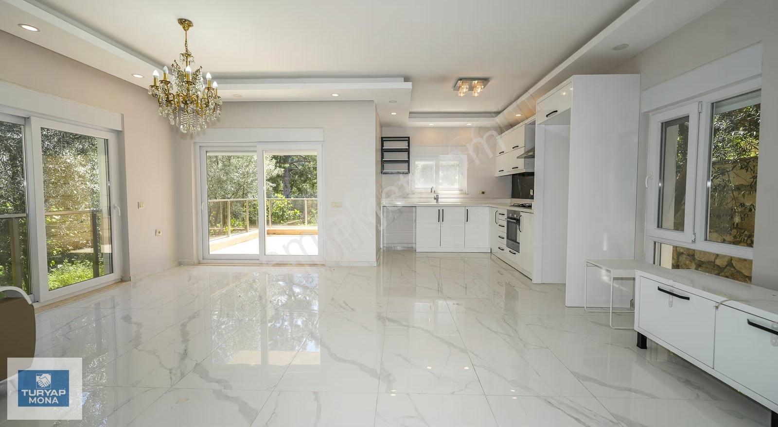 Geyikbayırında Doğayla İç İçe 3 Katlı Villa - Görsel 12
