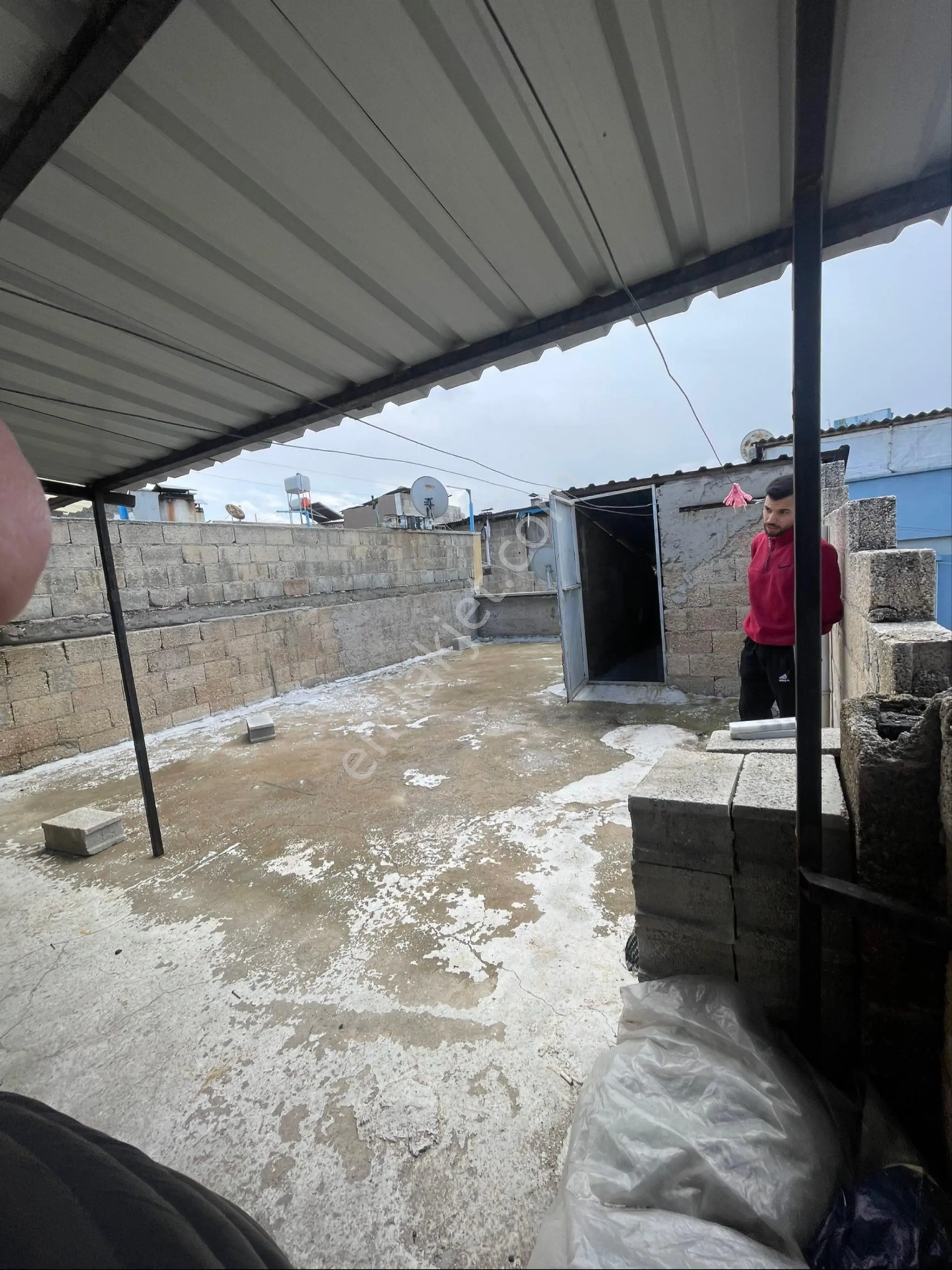 Yılmaz Emlaktan Kıbrıs Mahallesinde Doğal Gazlı İki Katlı Müstakil Ev.