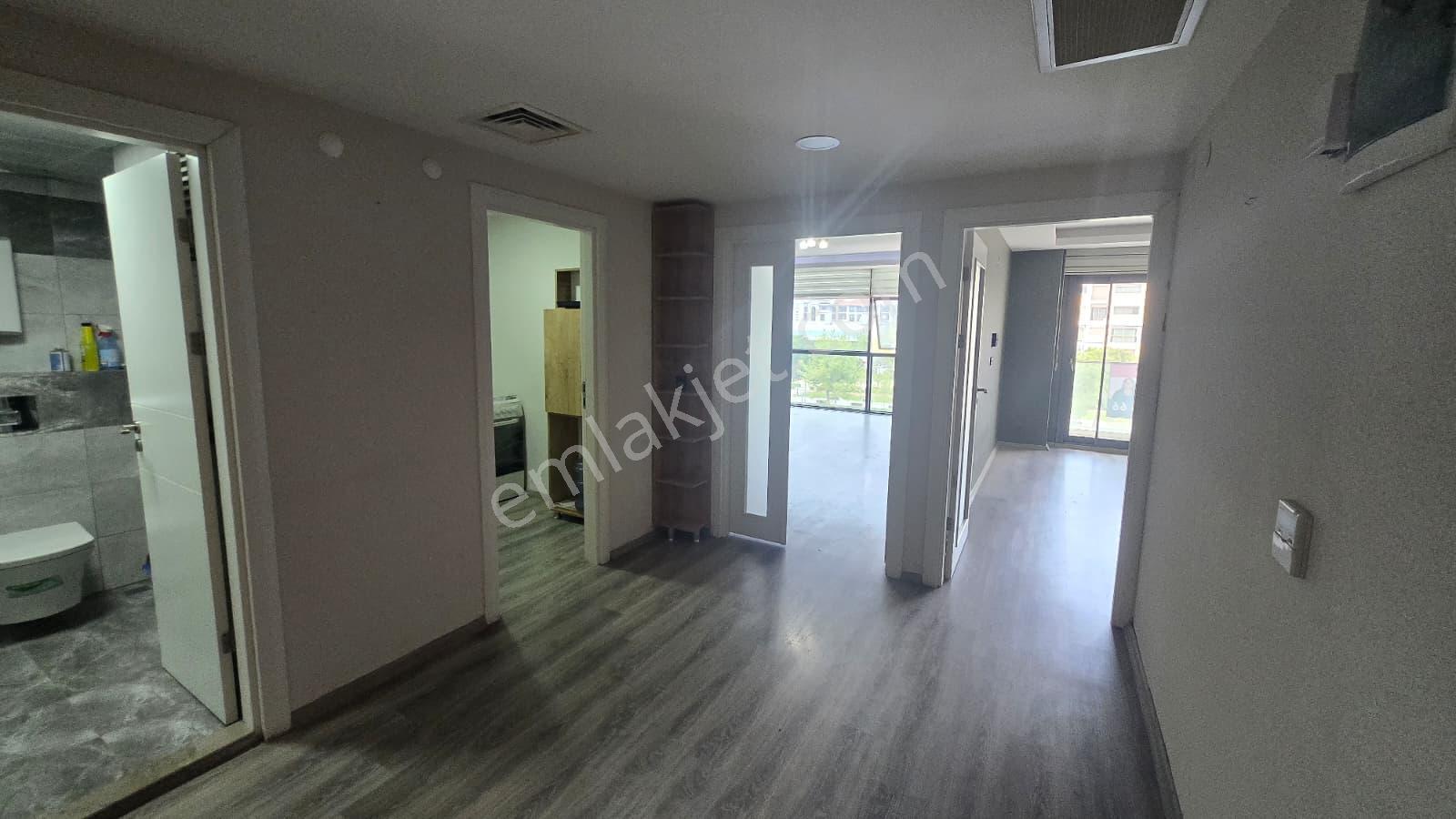 Bayraklı Dedemhan Plazada 60 M² 2+0 Kiralık Ofis | Park Manzara - Görsel 9