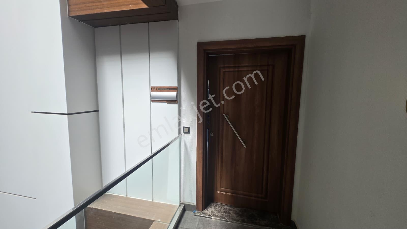 Bayraklı Dedemhan Plazada 60 M² 2+0 Kiralık Ofis | Park Manzara - Görsel 8
