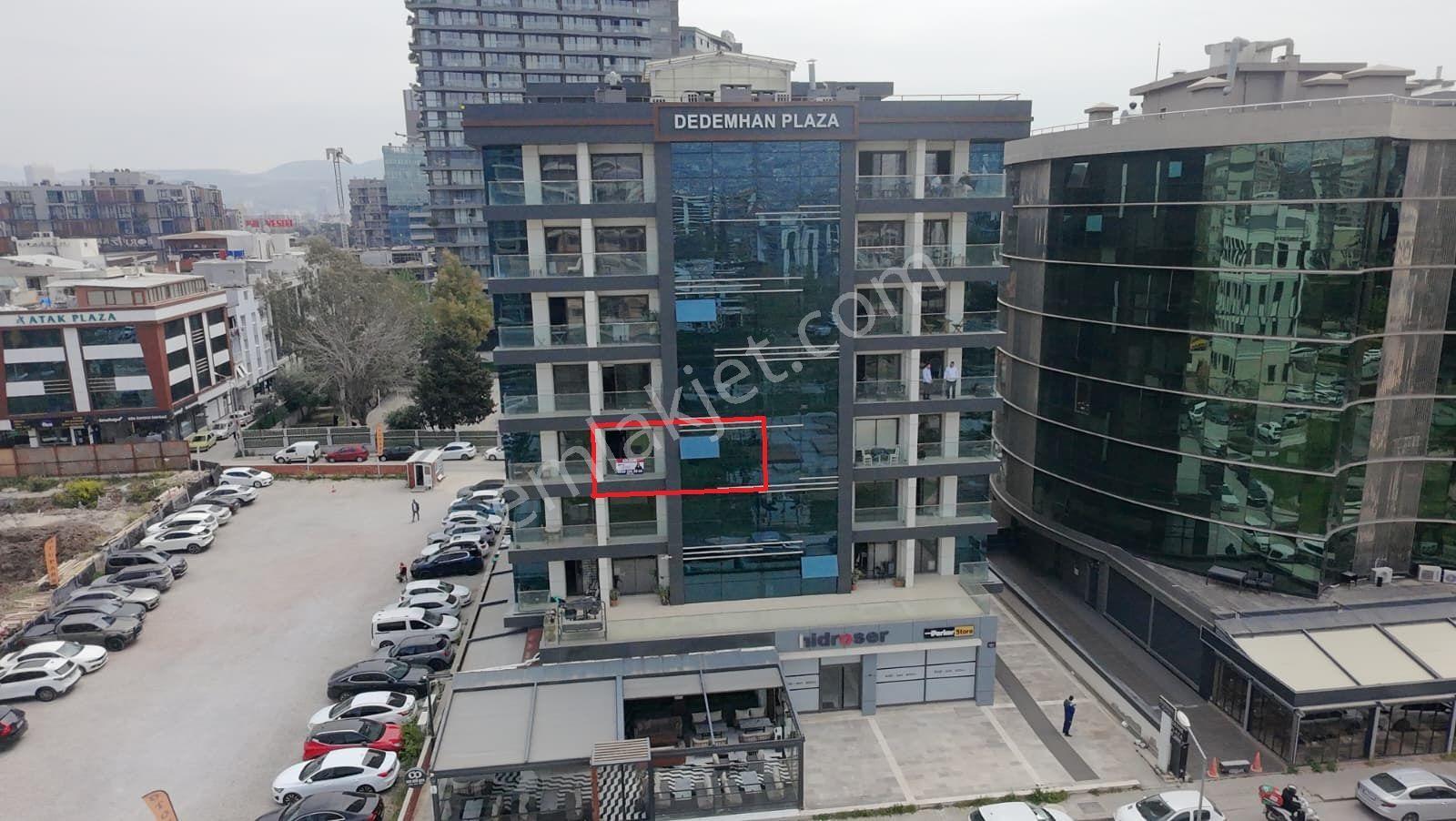 Bayraklı Dedemhan Plazada 60 M² 2+0 Kiralık Ofis | Park Manzara