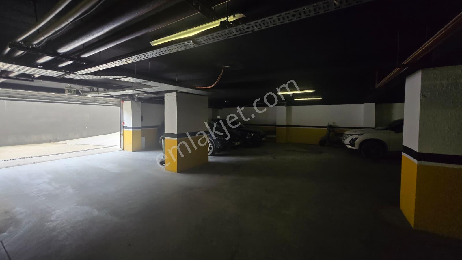 Bayraklı Dedemhan Plazada 60 M² 2+0 Kiralık Ofis | Park Manzara - Görsel 27