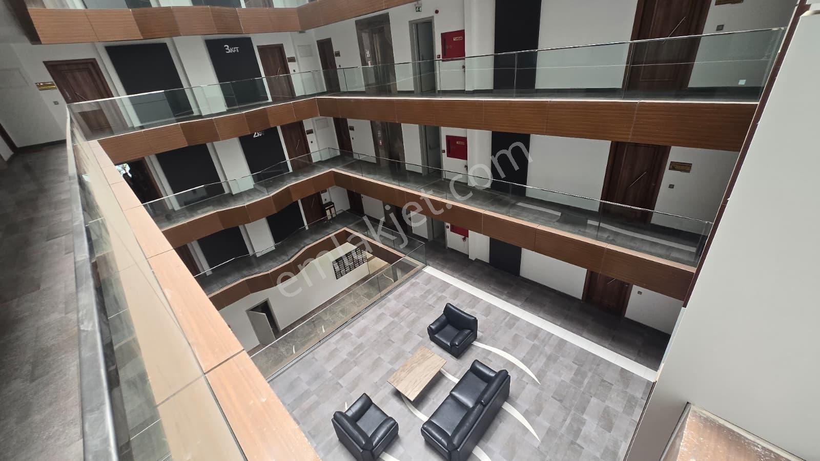 Bayraklı Dedemhan Plazada 60 M² 2+0 Kiralık Ofis | Park Manzara - Görsel 7