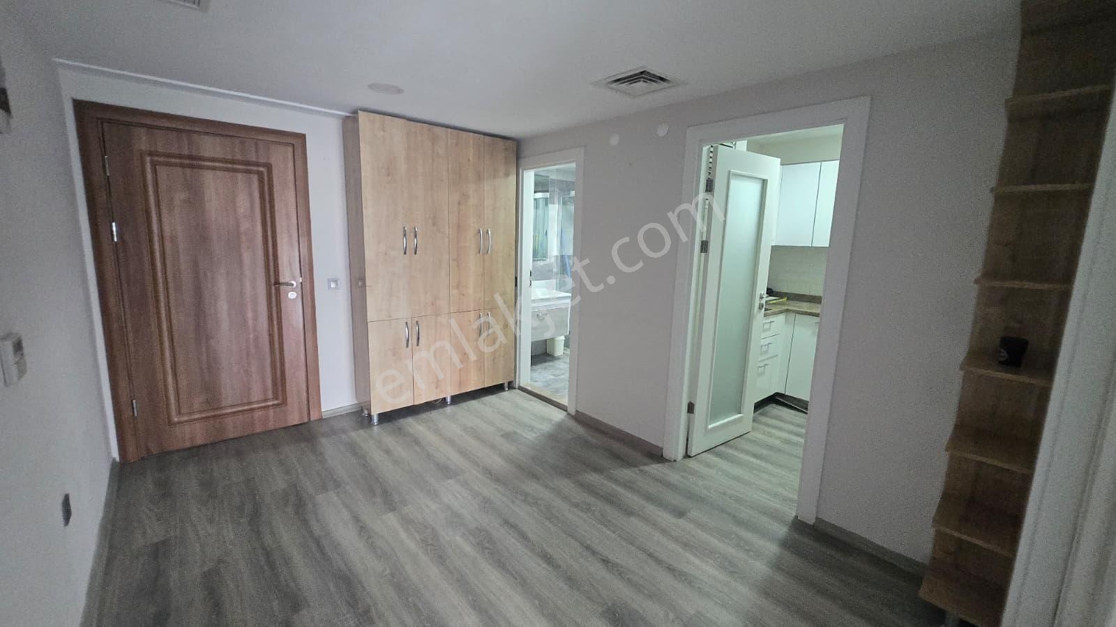 Bayraklı Dedemhan Plazada 60 M² 2+0 Kiralık Ofis | Park Manzara - Görsel 12