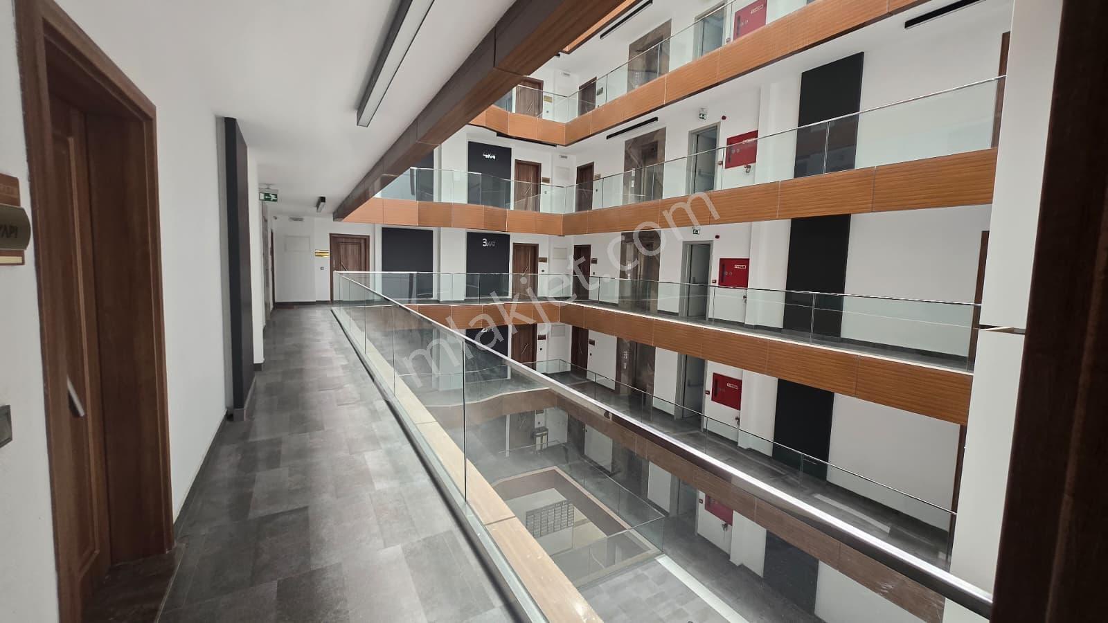 Bayraklı Dedemhan Plazada 60 M² 2+0 Kiralık Ofis | Park Manzara - Görsel 5