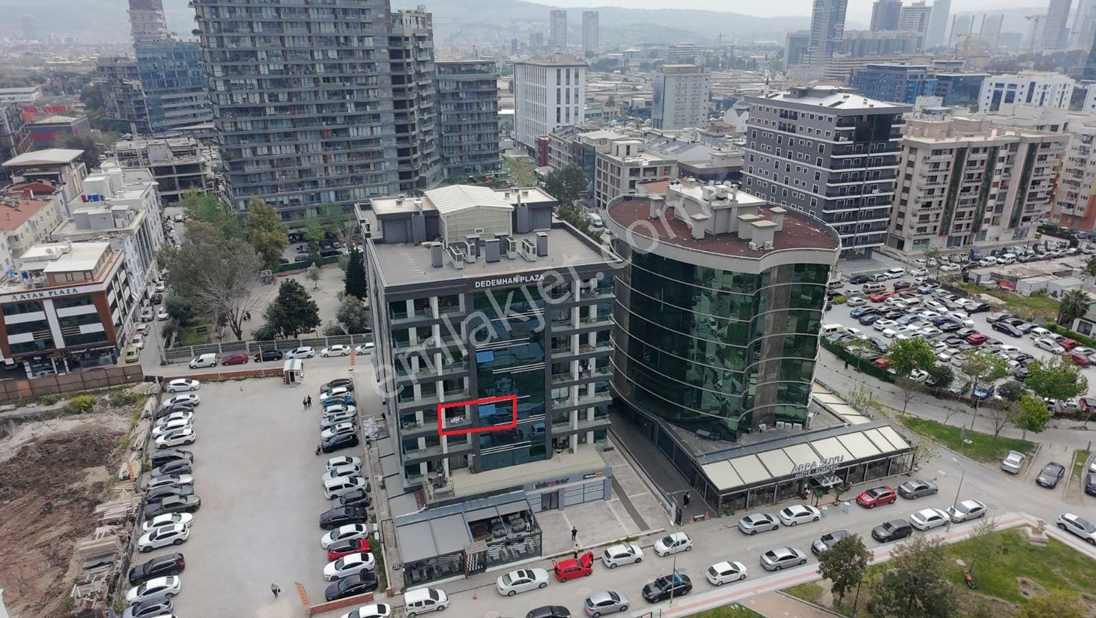 Bayraklı Dedemhan Plazada 60 M² 2+0 Kiralık Ofis | Park Manzara - Görsel 2