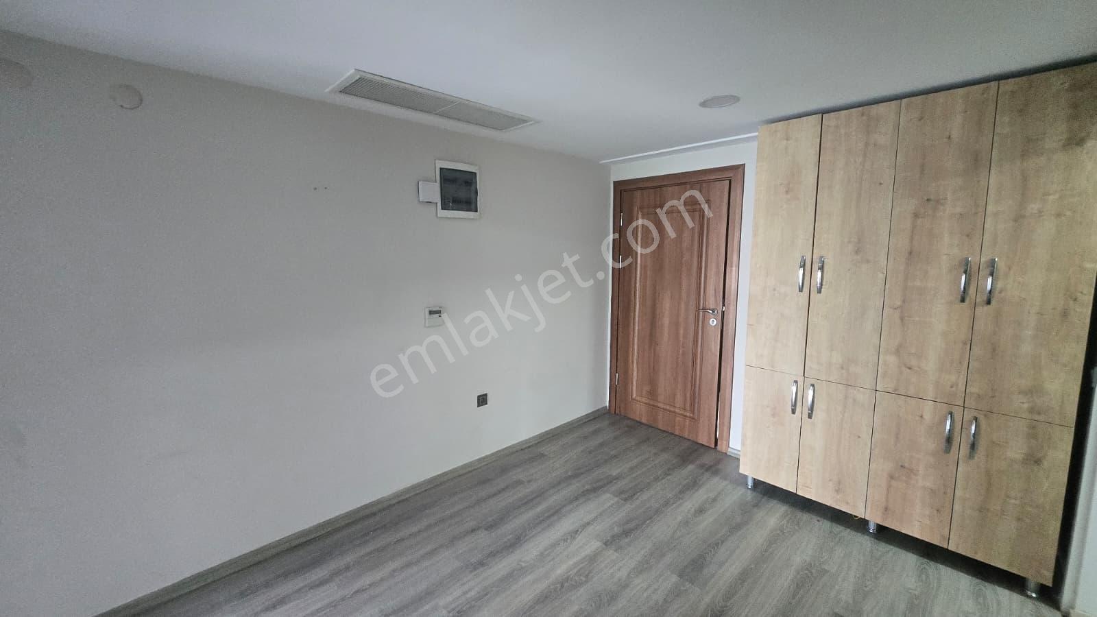 Bayraklı Dedemhan Plazada 60 M² 2+0 Kiralık Ofis | Park Manzara - Görsel 11