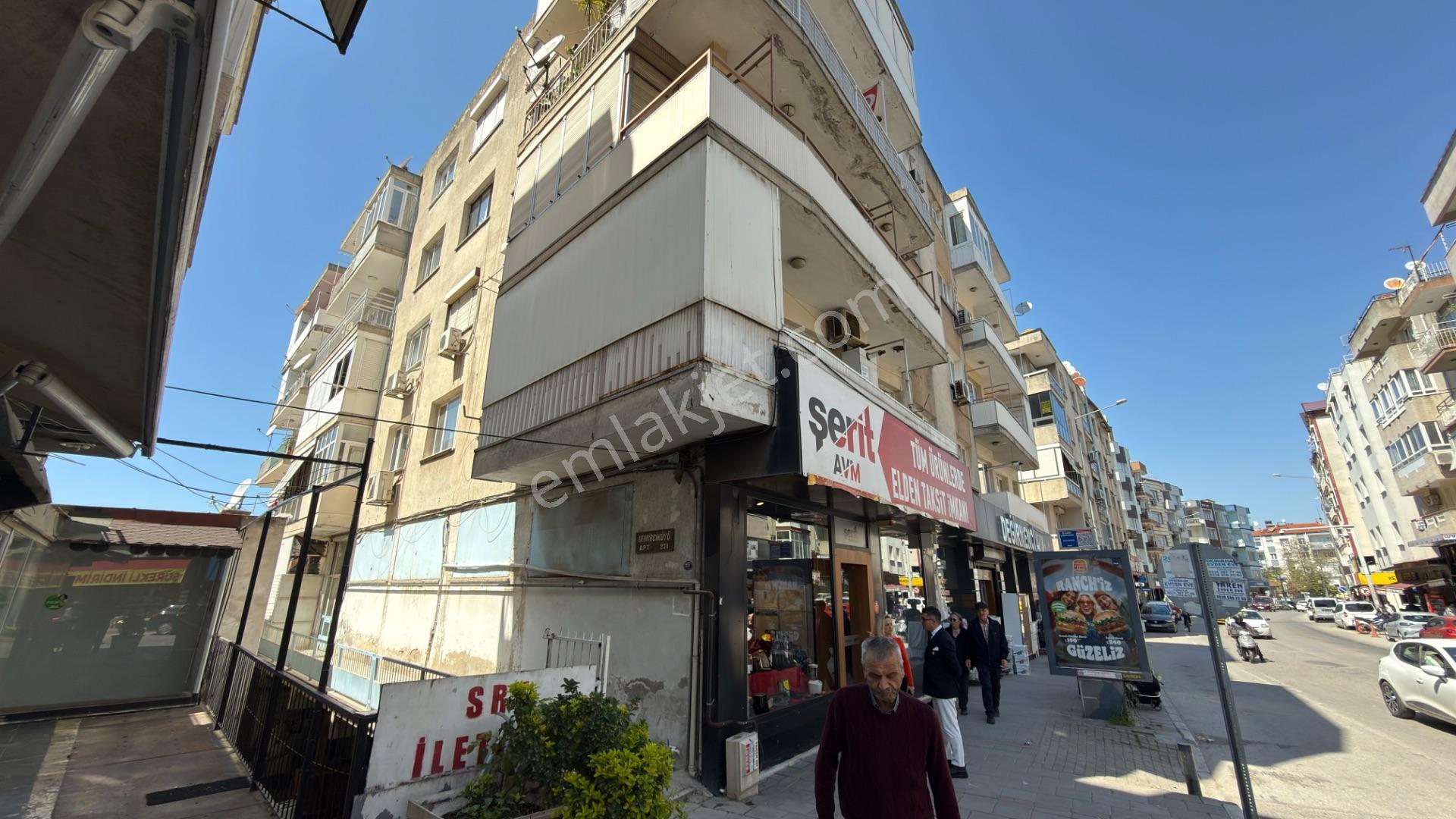 Şirinyer Menderes Caddesinde 3+1 Doğalgazlı İzbanve Metroya 3 Dk - Görsel 29