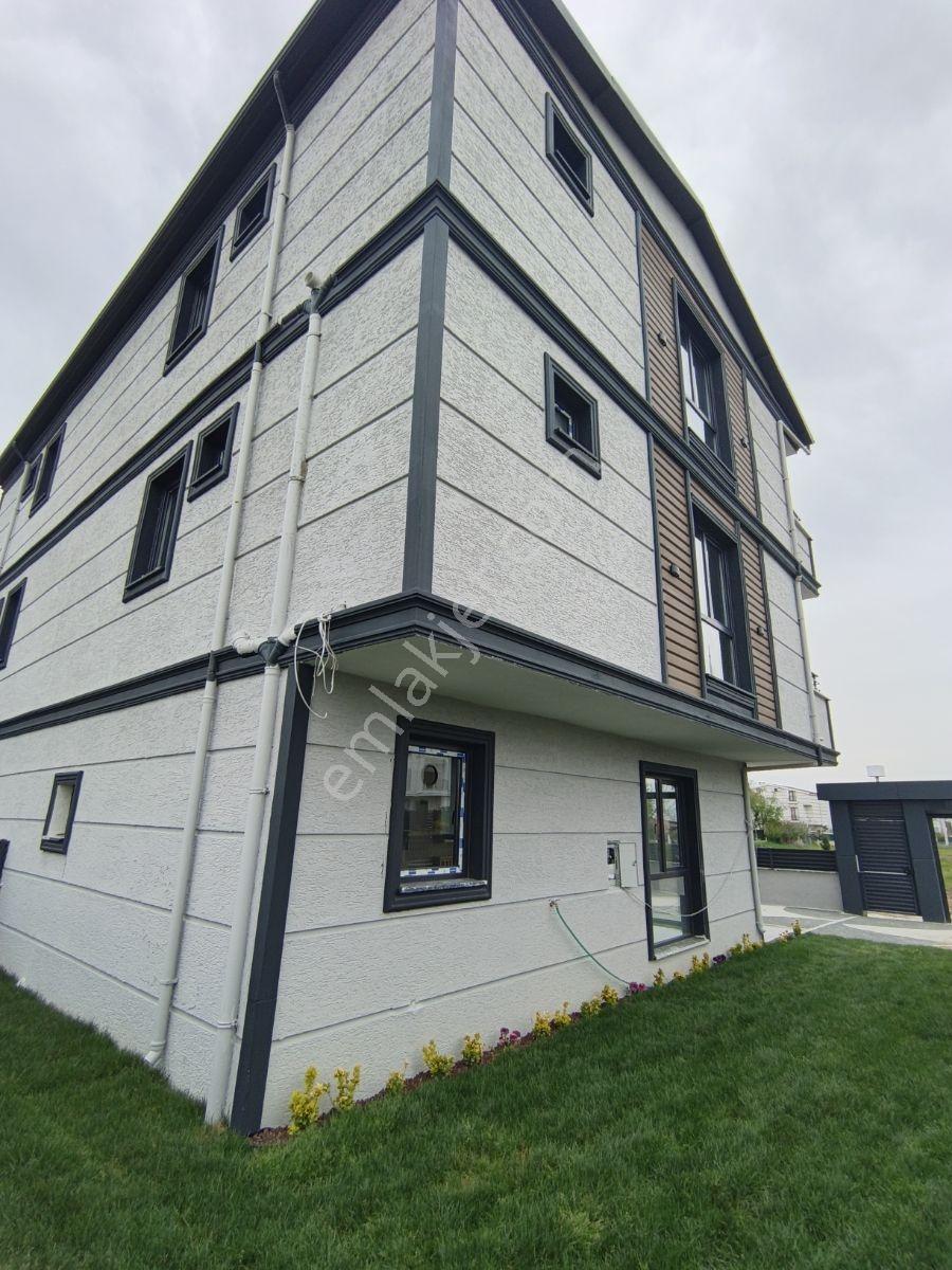 200 M2 Arsa İçerisinde Müstakil Tadında 4+1 İskanlı Villa - Görsel 16