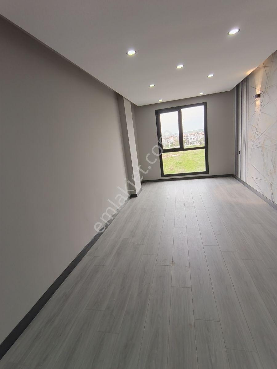 200 M2 Arsa İçerisinde Müstakil Tadında 4+1 İskanlı Villa - Görsel 34