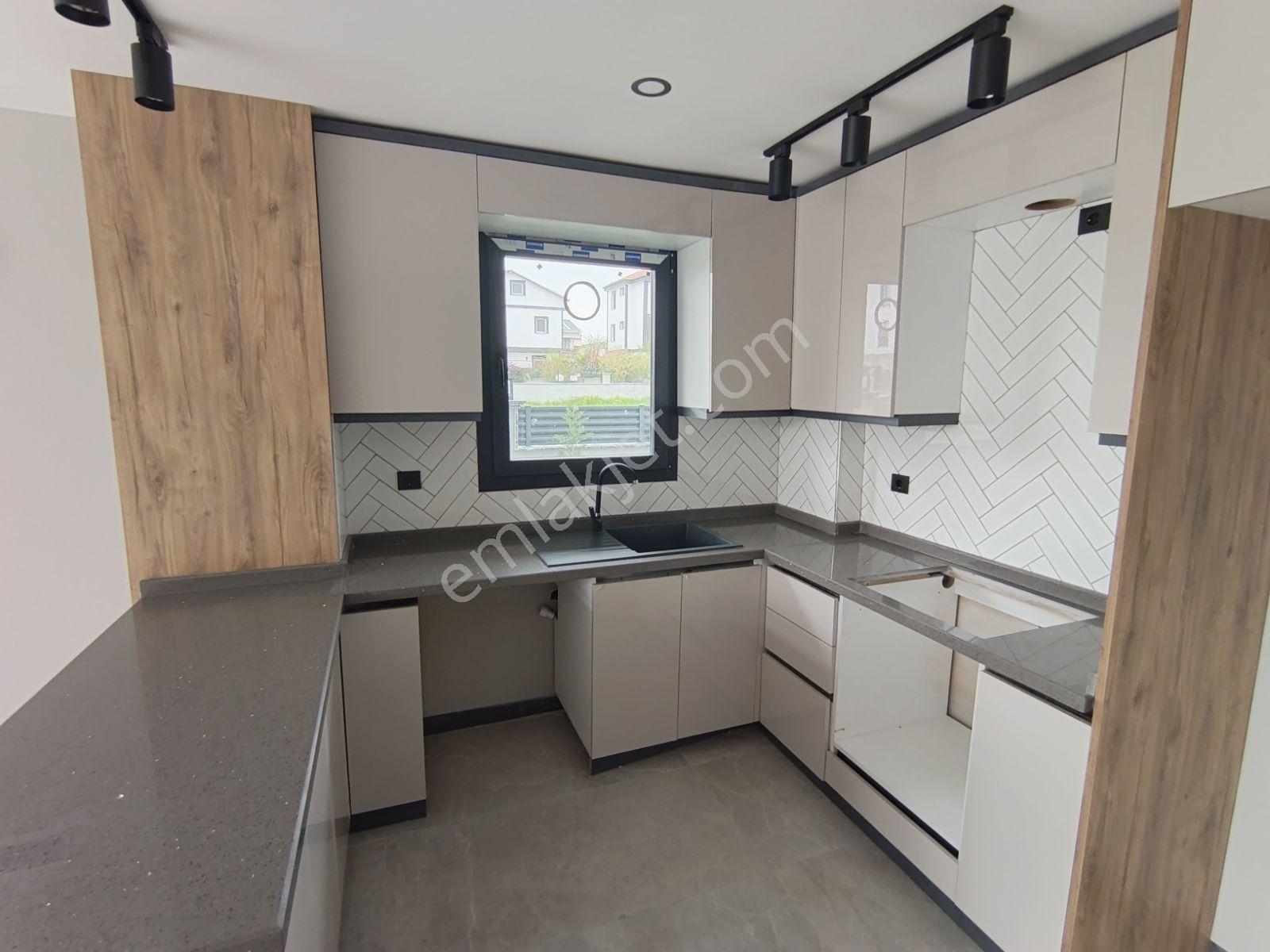 200 M2 Arsa İçerisinde Müstakil Tadında 4+1 İskanlı Villa - Görsel 18