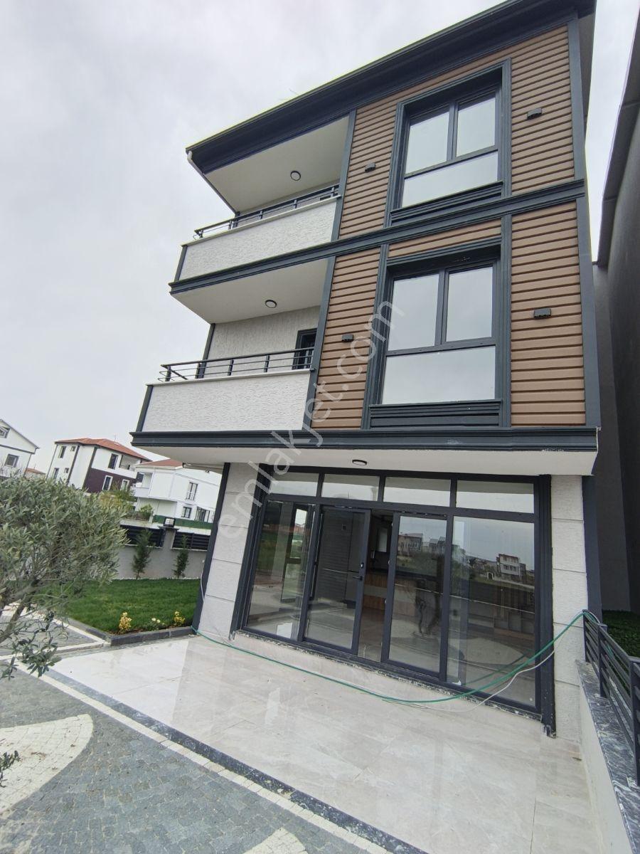 200 M2 Arsa İçerisinde Müstakil Tadında 4+1 İskanlı Villa - Görsel 14