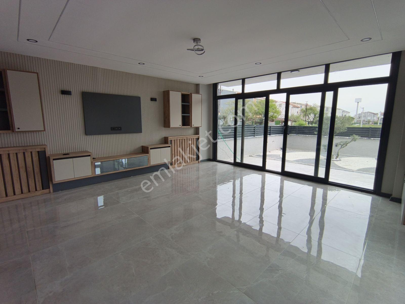 200 M2 Arsa İçerisinde Müstakil Tadında 4+1 İskanlı Villa - Görsel 5