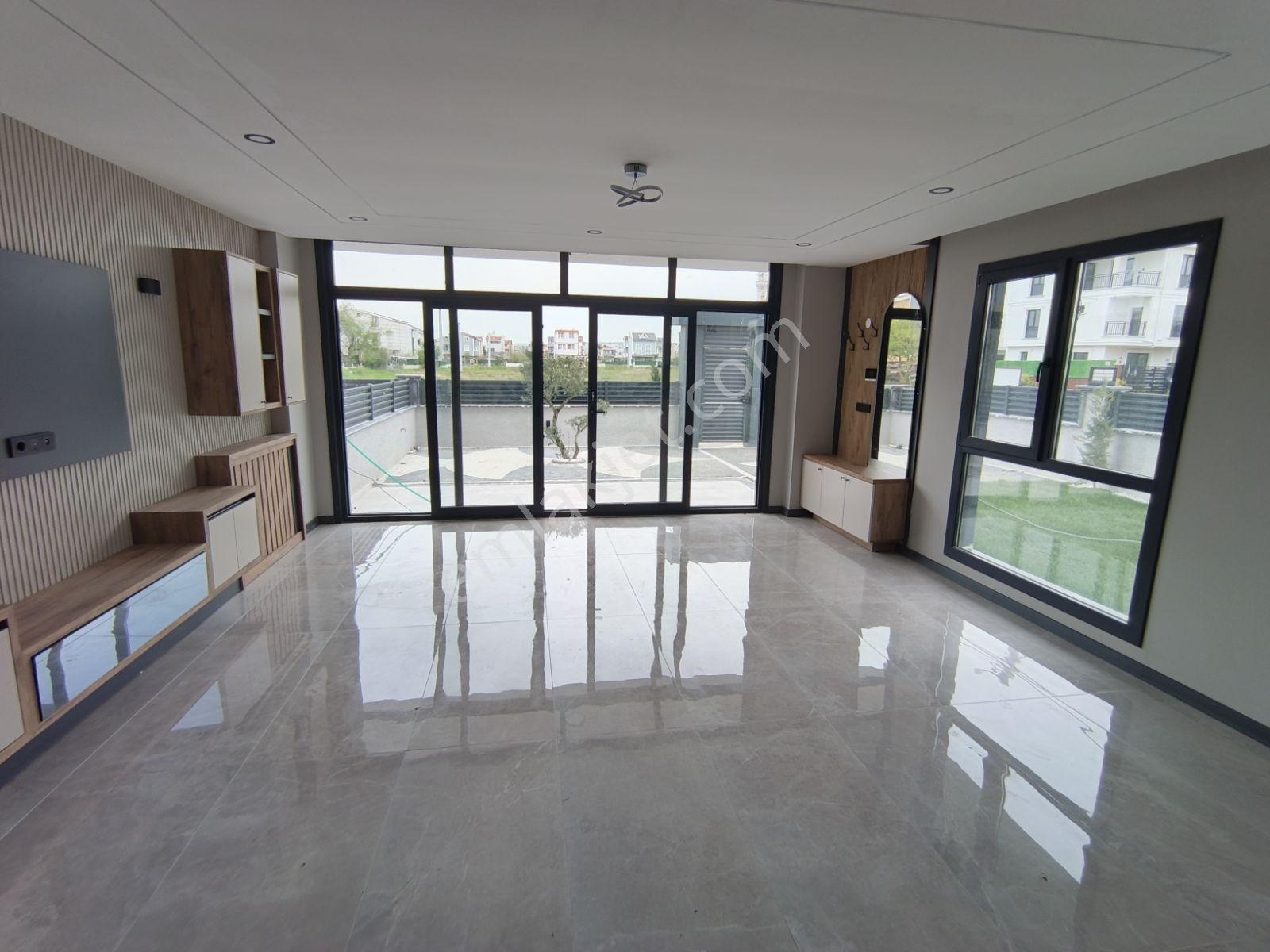 200 M2 Arsa İçerisinde Müstakil Tadında 4+1 İskanlı Villa - Görsel 4