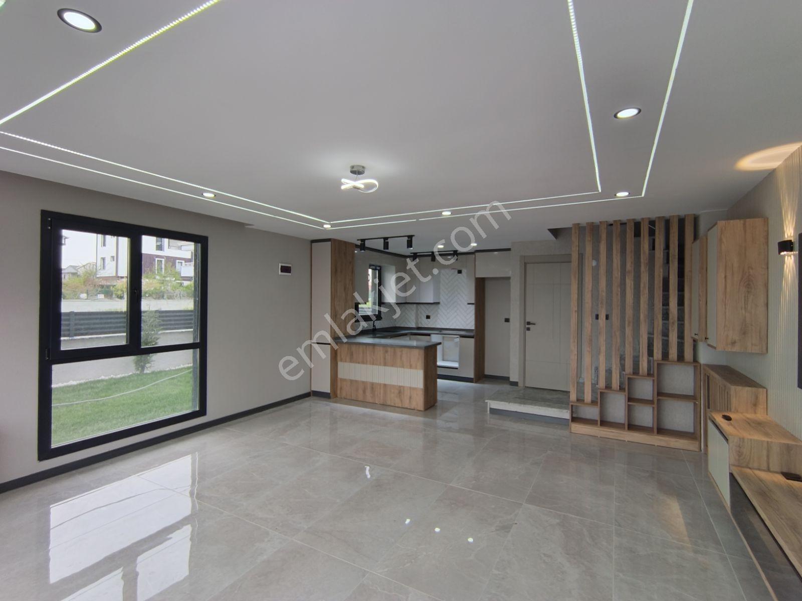 200 M2 Arsa İçerisinde Müstakil Tadında 4+1 İskanlı Villa - Görsel 6