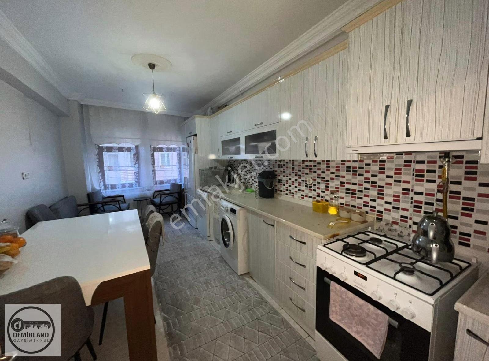 Demirland'dan Satılık Kıbrıs Caddesinde 2+1 Bakımlı Daire - Görsel 2