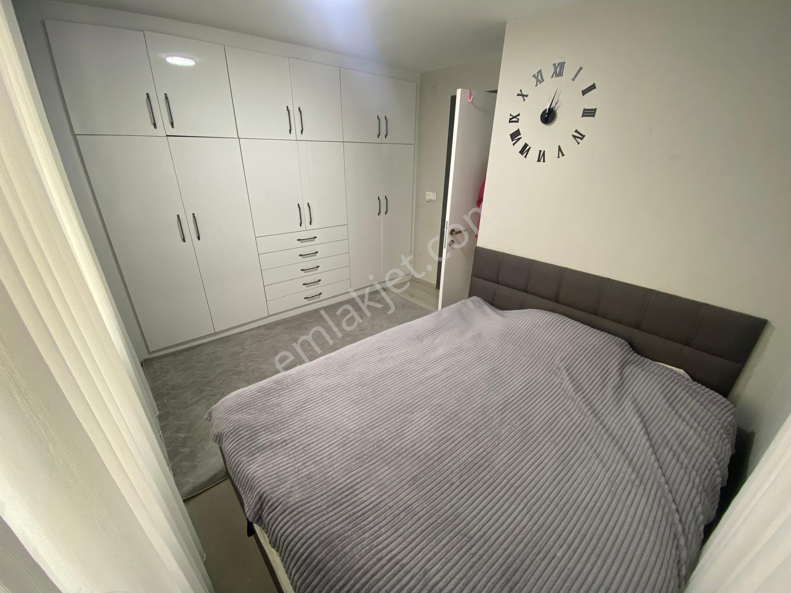 Gazipaşa'da Modern Tasarımlı Full Eşyalı 1+1 Daire - Görsel 17