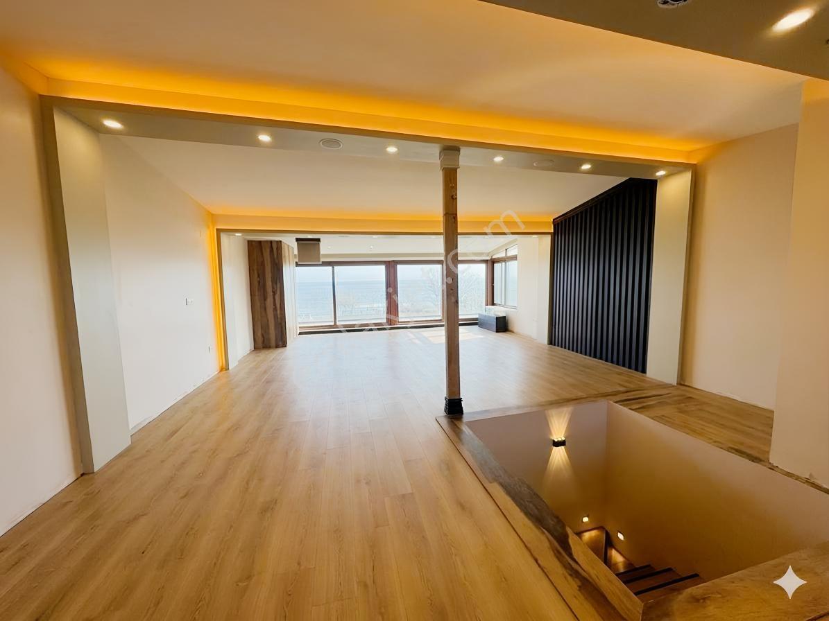 Marmara Ereğlisi Satık Havuzlu Deniz Manzaralı 3 Katlı Villa - Görsel 16