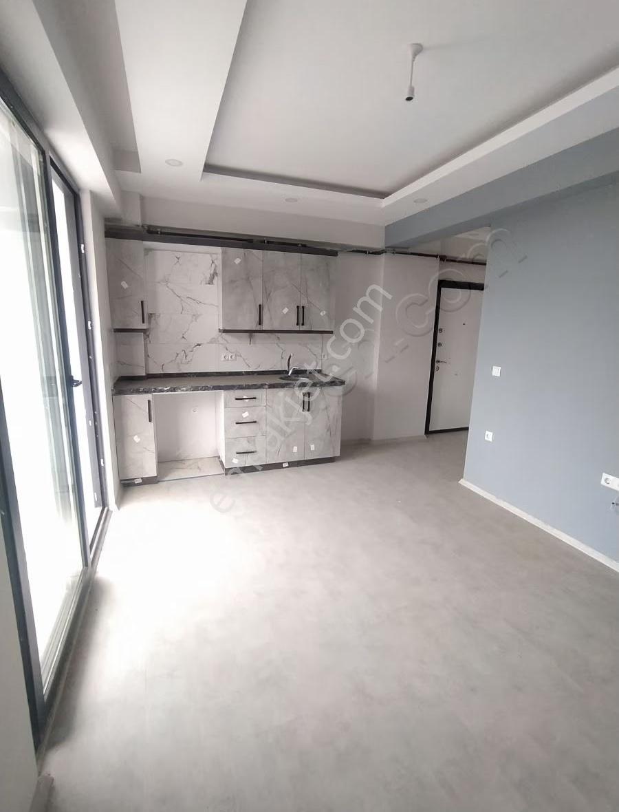 Toplu Konut Bulvarında Satılık 1+1 Fırsat Daire - Görsel 14