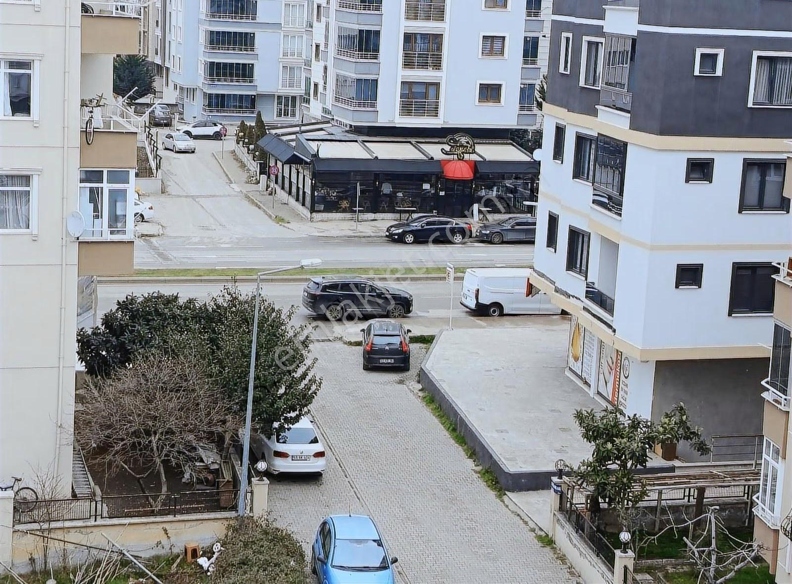 Yeni Mahalle Tramvay Durağının 50 Metre Altında 3+1 Fırsat Daire - Görsel 5