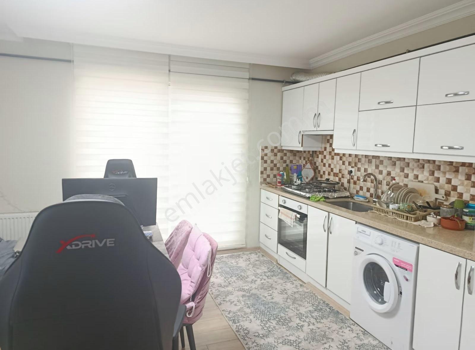 Tramvay Altında Sınırsız Kredili Deniz Manzaralı Eşyalı Daire