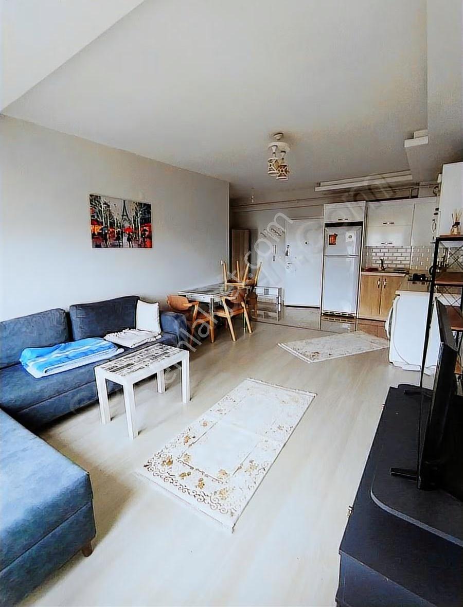 Atakent Te Tramvaya Yakın Eşyalı Deniz Manzaralı Daire