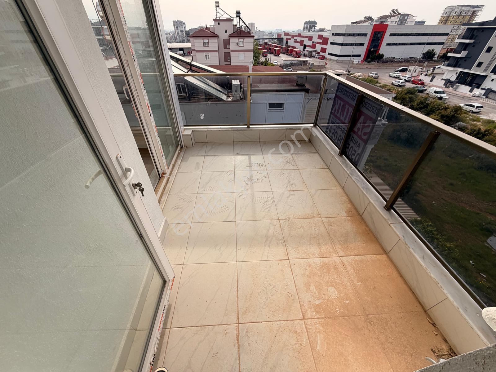 Tramvaya 150 Metre 3+1 135 M2 Asansörlü Güney Cephe - Görsel 7
