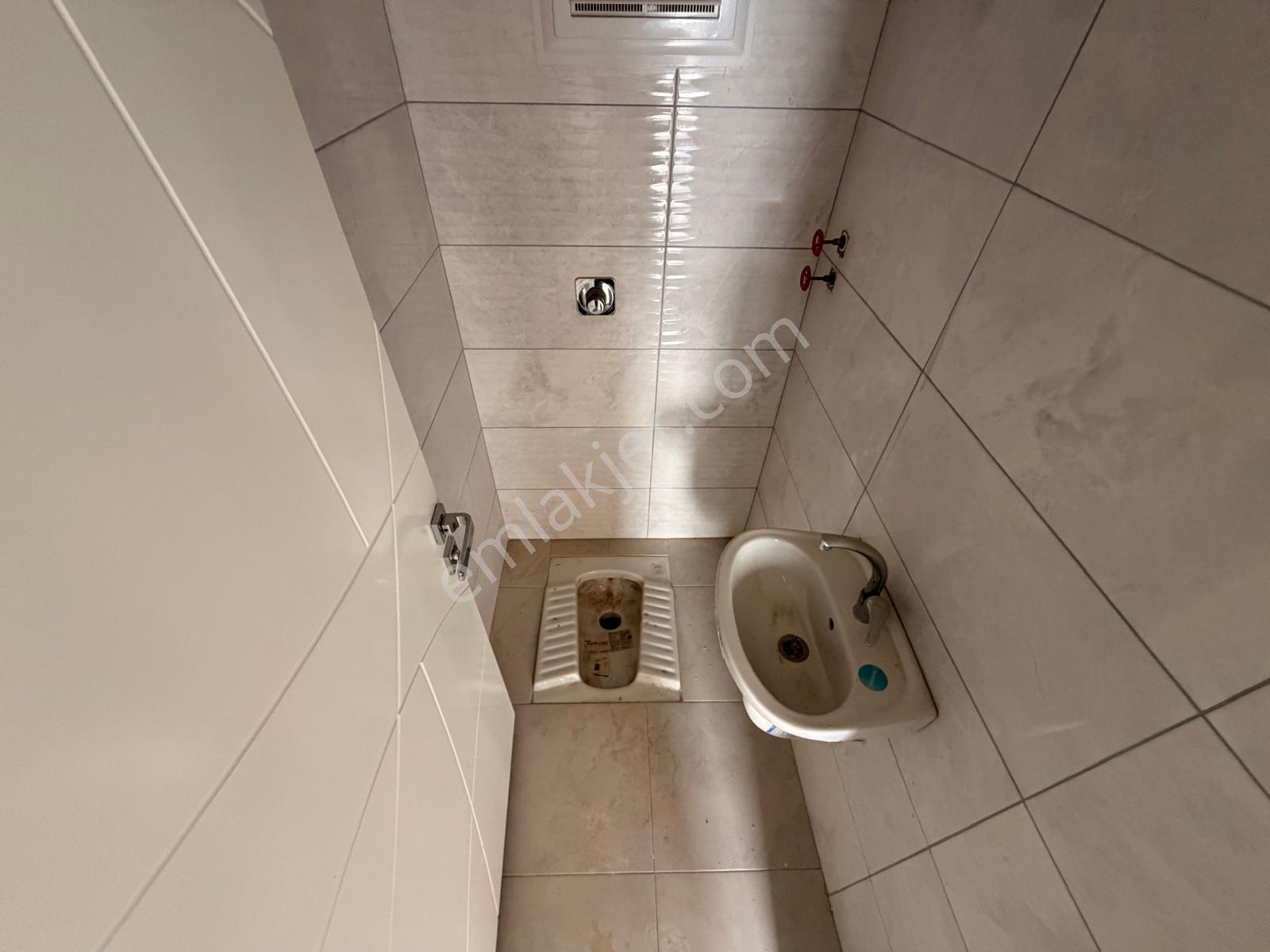Tramvaya 150 Metre 3+1 135 M2 Asansörlü Güney Cephe - Görsel 21