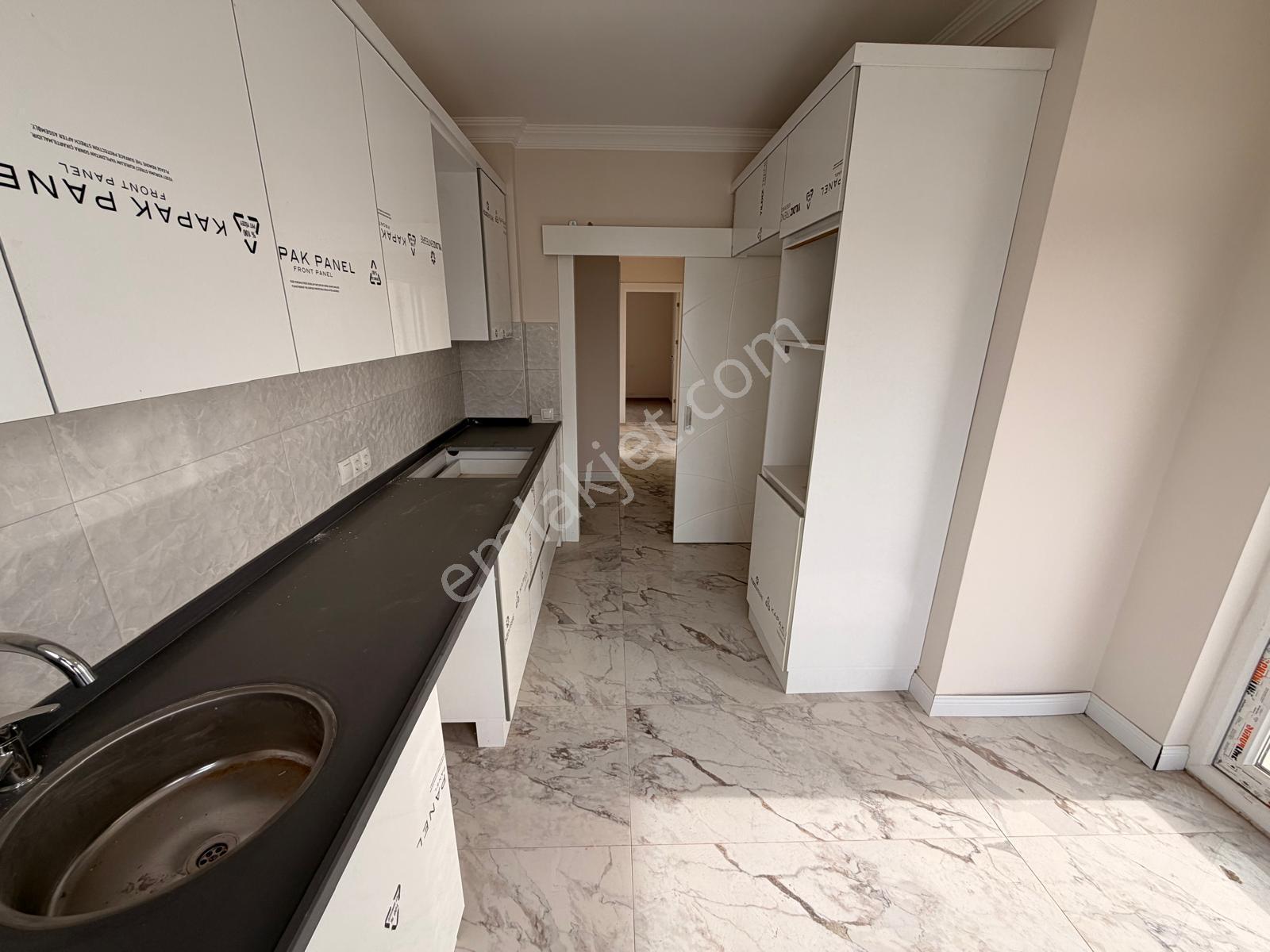 Tramvaya 150 Metre 3+1 135 M2 Asansörlü Güney Cephe - Görsel 13