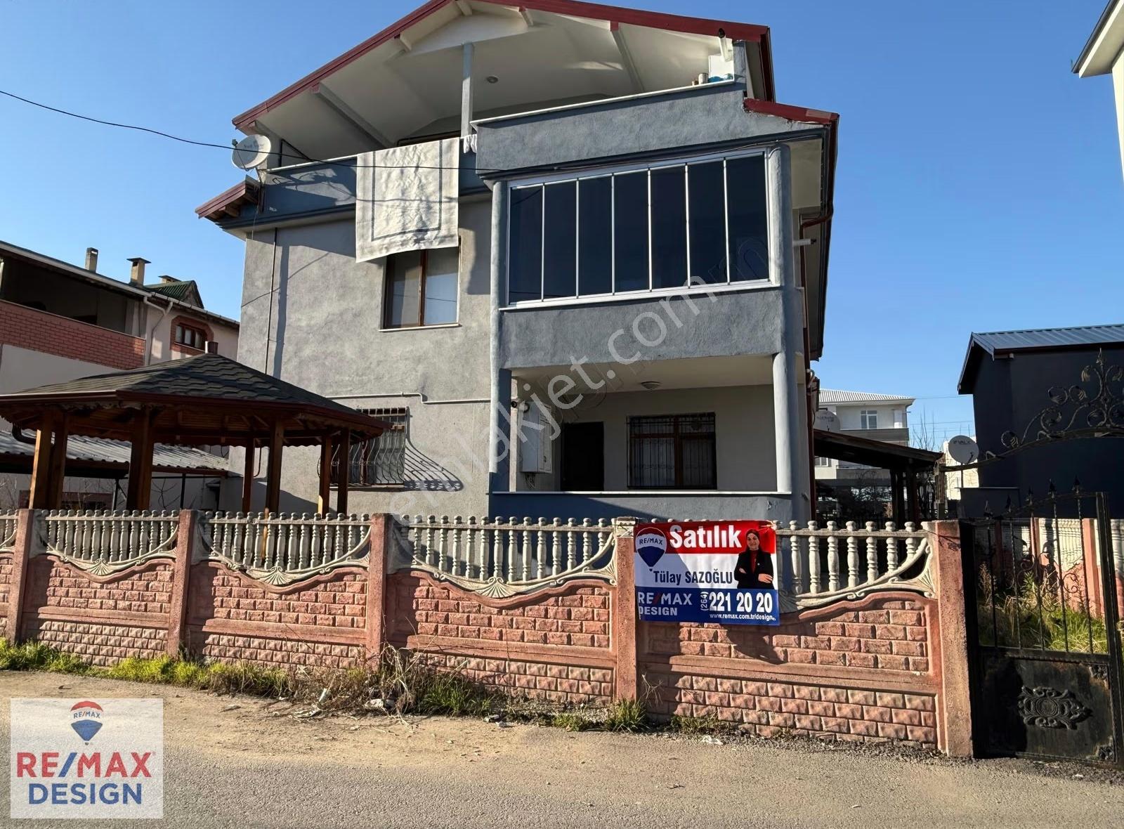 Adapazarı Erenler Yeni Mah. Satılık 3+1 Remax Desıgn - Görsel 17