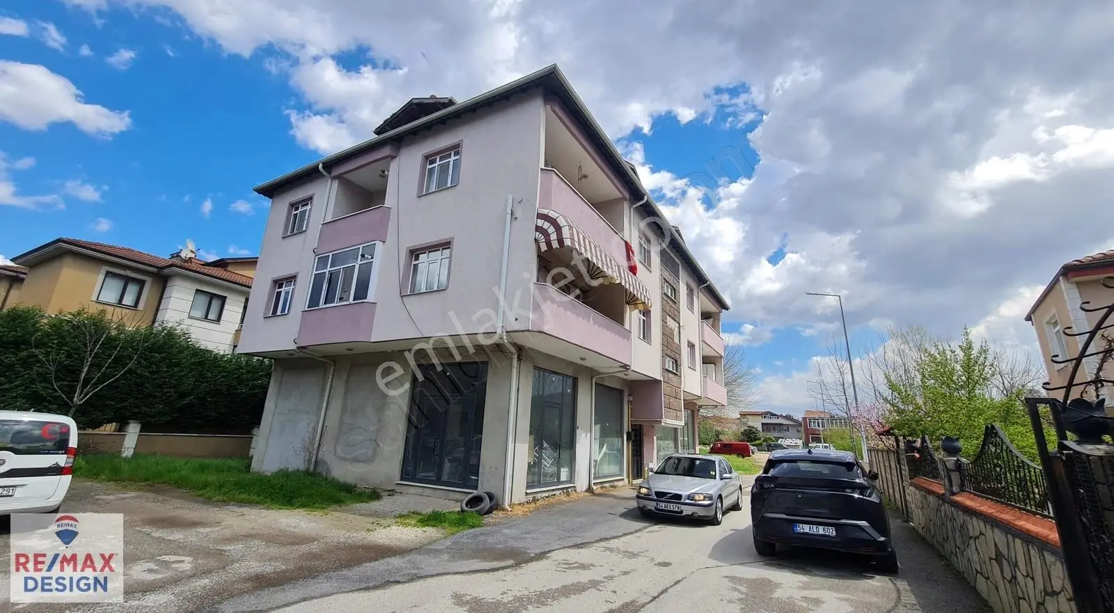 Serdivan, Bahçeli Evler'de Merkezi Konumda,geniş 3.kat 3+1 Daire - Görsel 35