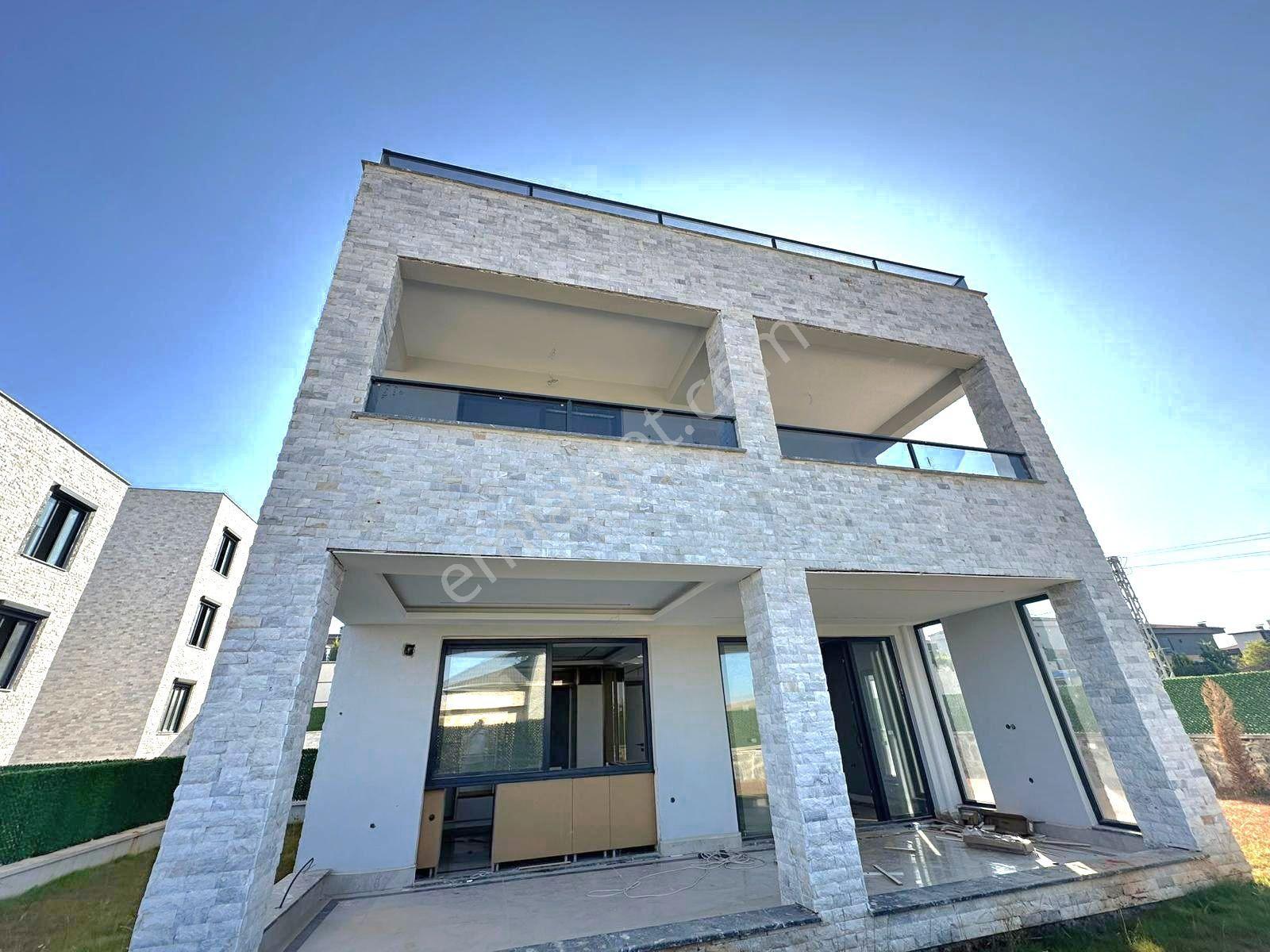 Körkünde Lüx Bahçeli 4+1 Havuzlu Güvenlikli Fırsat Villalar - Görsel 3