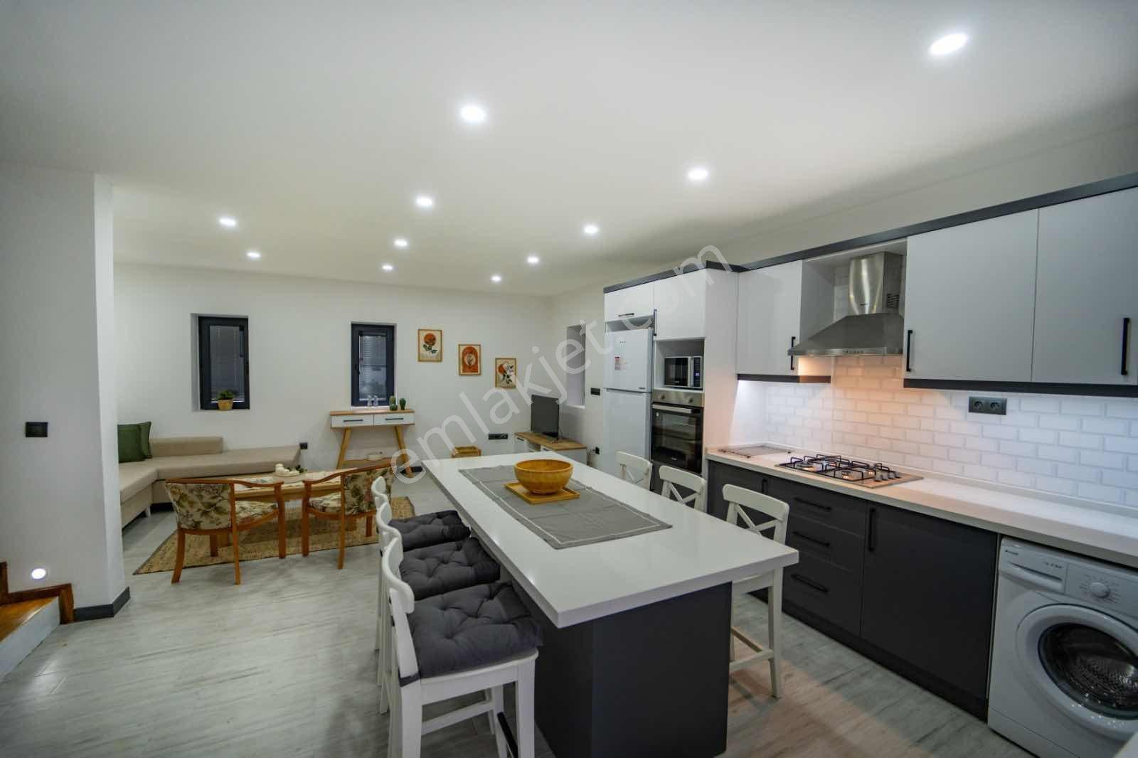 Ovacıkta Havuzlu Sitede Uzun Dönem Kiralık Eşyalı Villa
