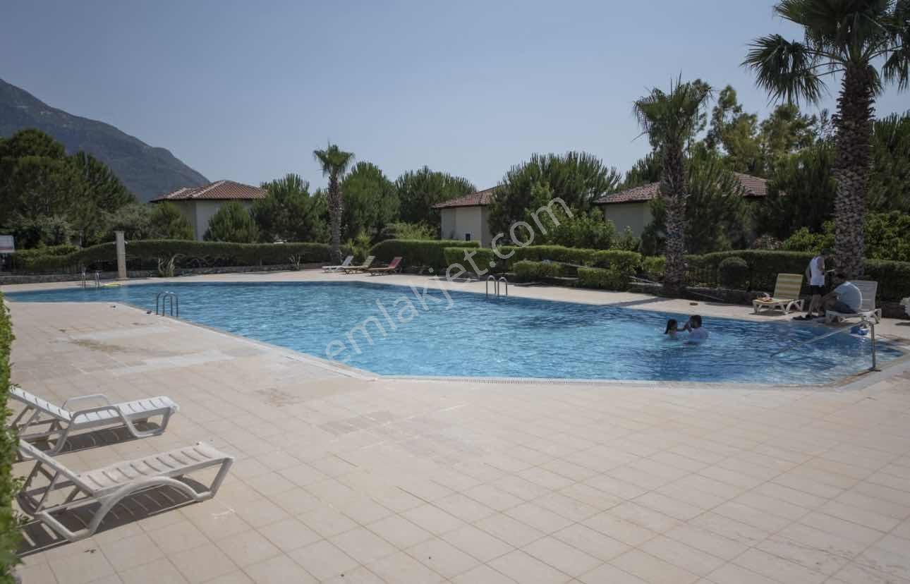 Ovacıkta Havuzlu Sitede Uzun Dönem Kiralık Eşyalı Villa - Görsel 16