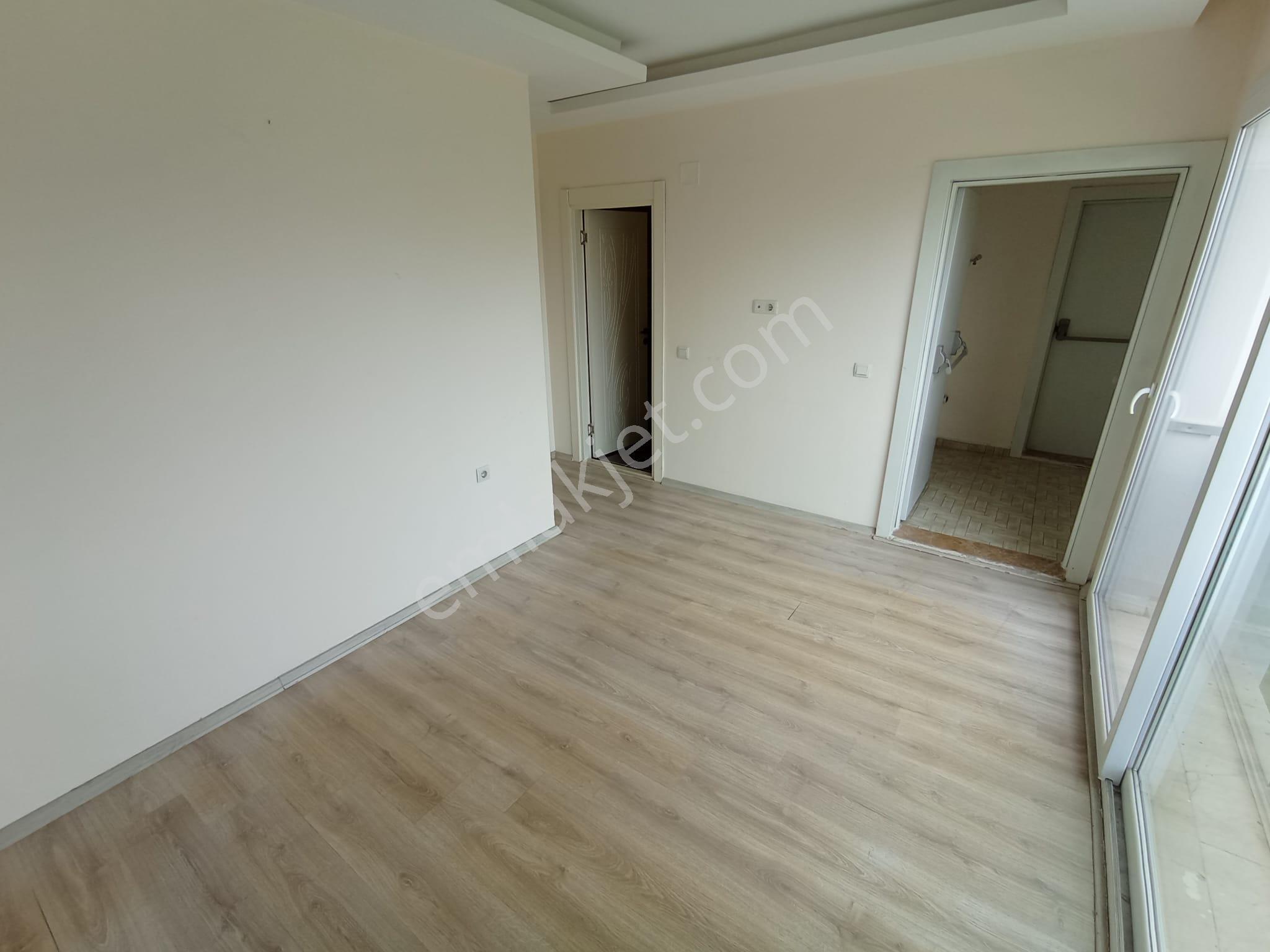 Ünüversite Hastanesi Yakını Site İçi 3+1 Havuzlu - Görsel 10