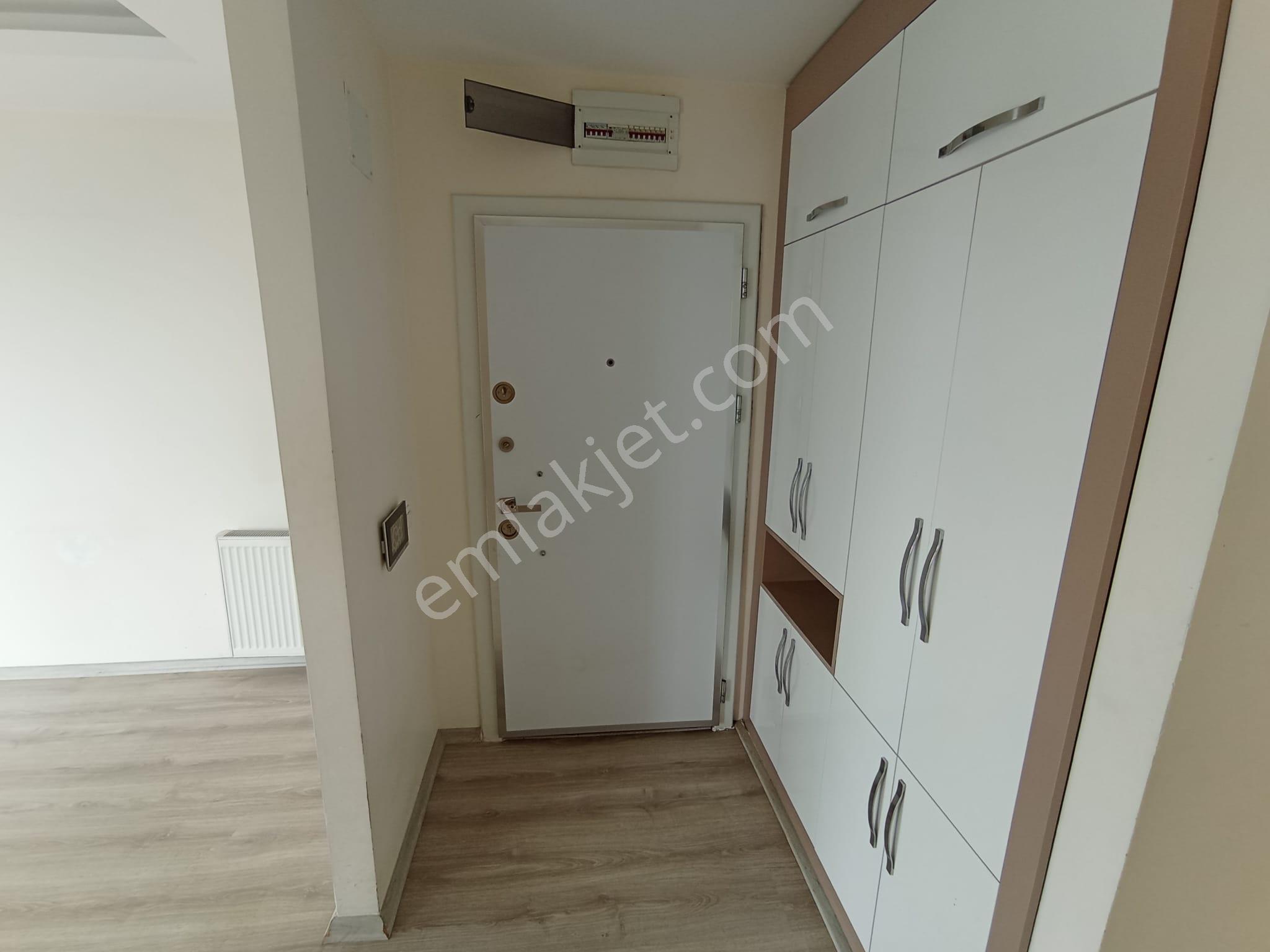 Ünüversite Hastanesi Yakını Site İçi 3+1 Havuzlu - Görsel 23
