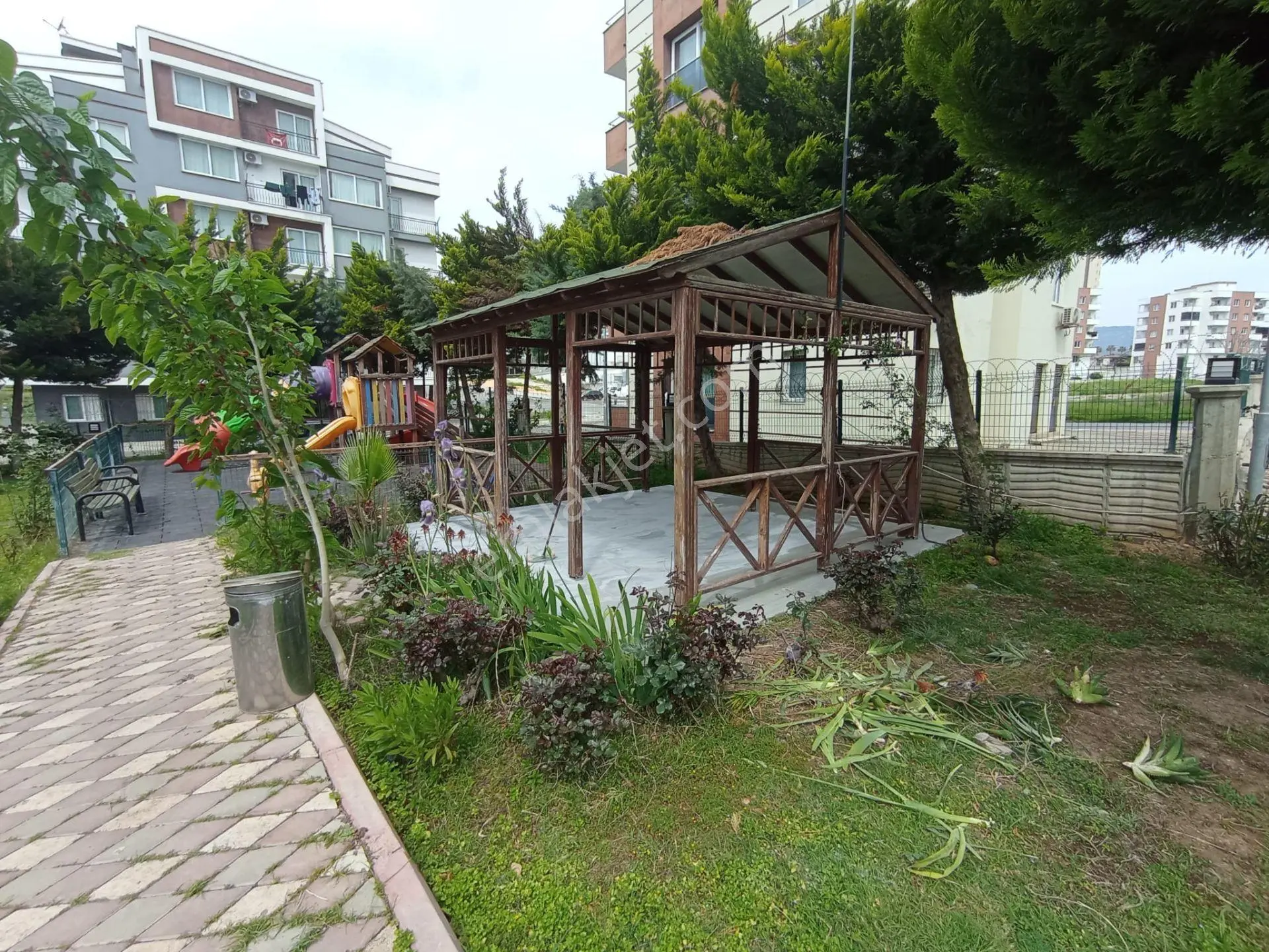 Ünüversite Hastanesi Yakını Site İçi 3+1 Havuzlu - Görsel 5