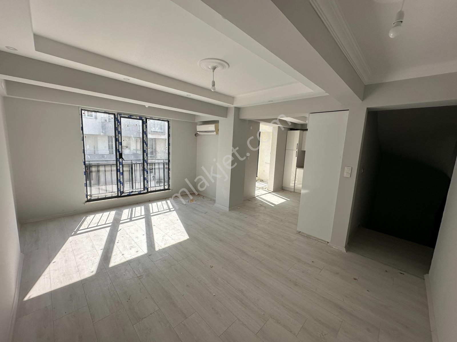 Ege Emlak'tan Aşağı Zaferiye'de Kiralık Tripleks Villa - Görsel 17