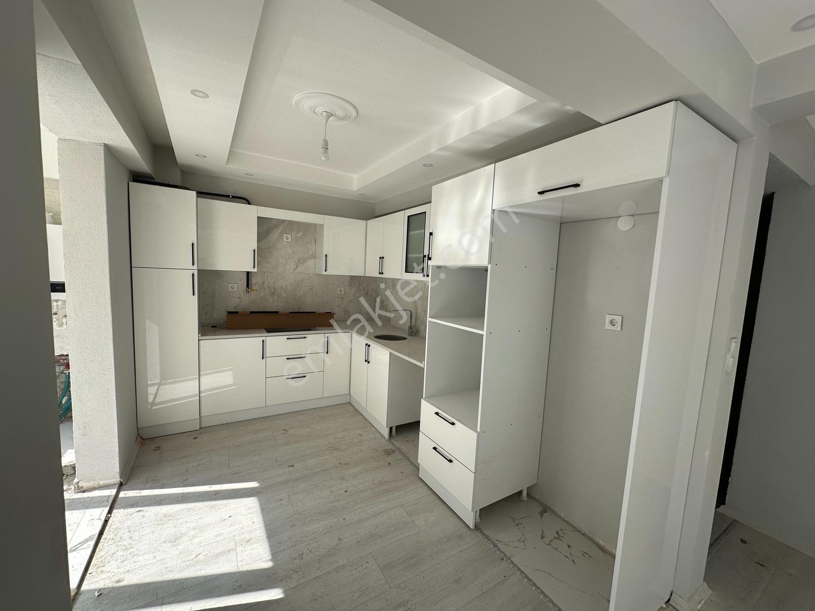 Ege Emlak'tan Aşağı Zaferiye'de Kiralık Tripleks Villa - Görsel 11